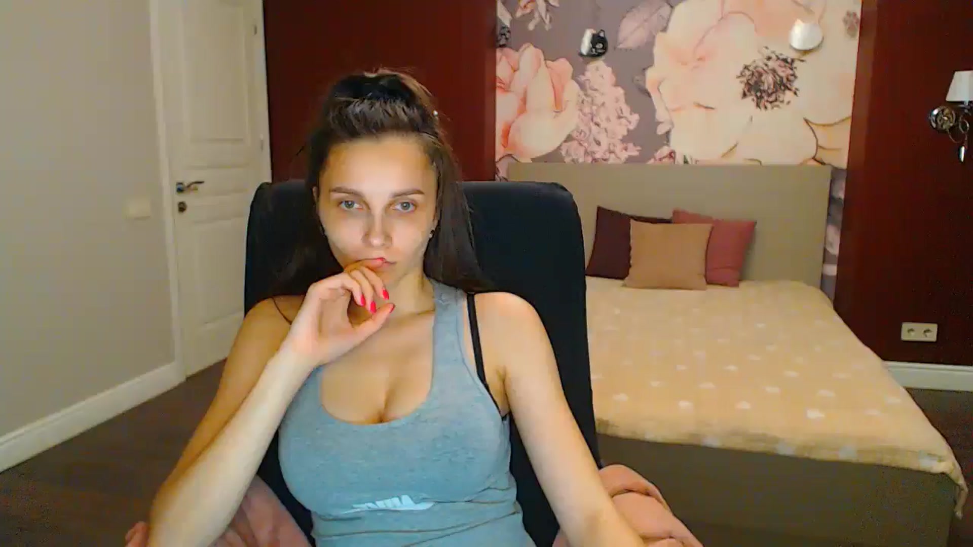 Gallery image thumbnail from Karina_Mils's myfreecams stream on, 06/23/2024, 19:33 image 20 of 20