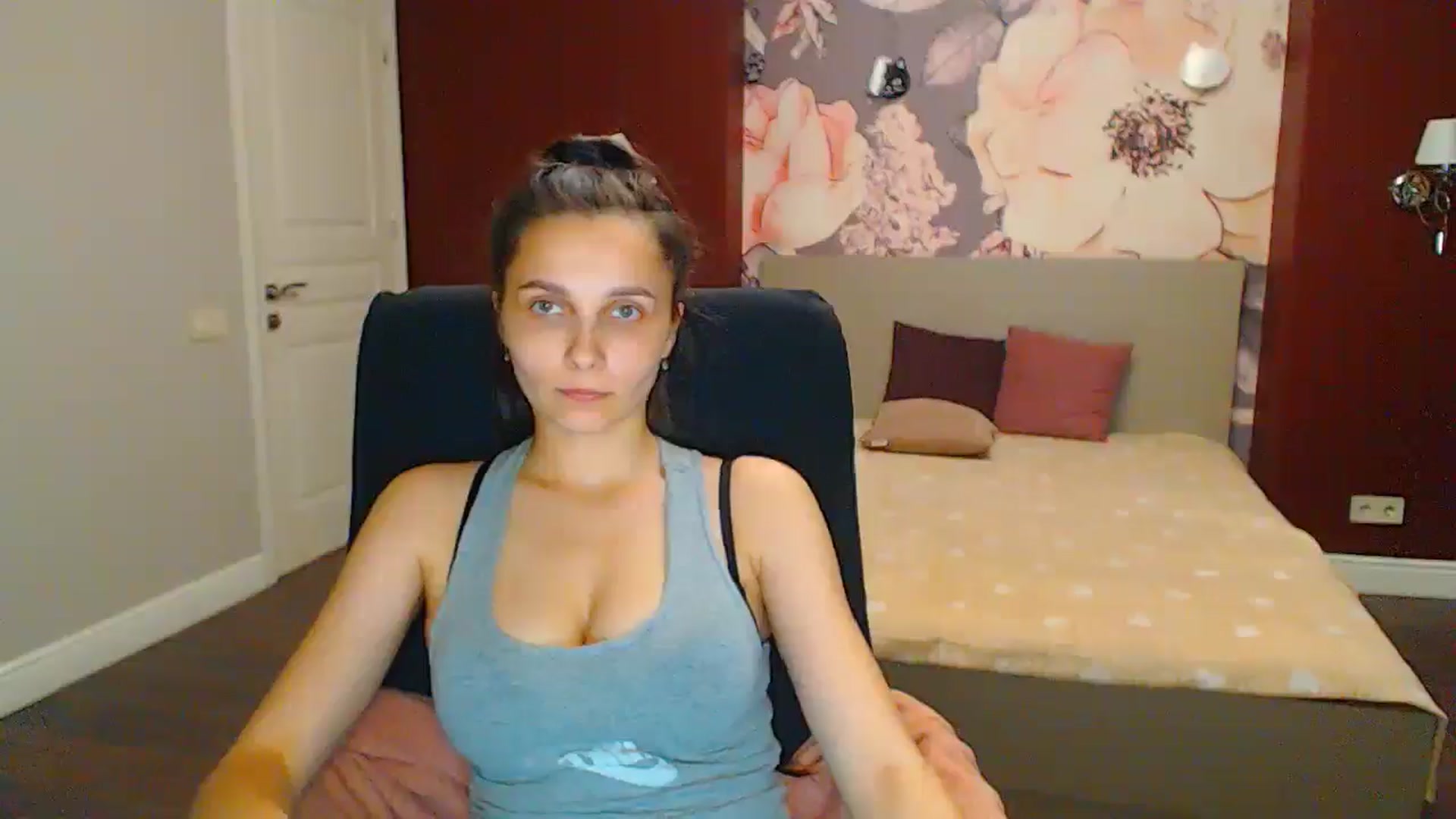 Gallery image thumbnail from Karina_Mils's myfreecams stream on, 06/23/2024, 20:36 image 20 of 20