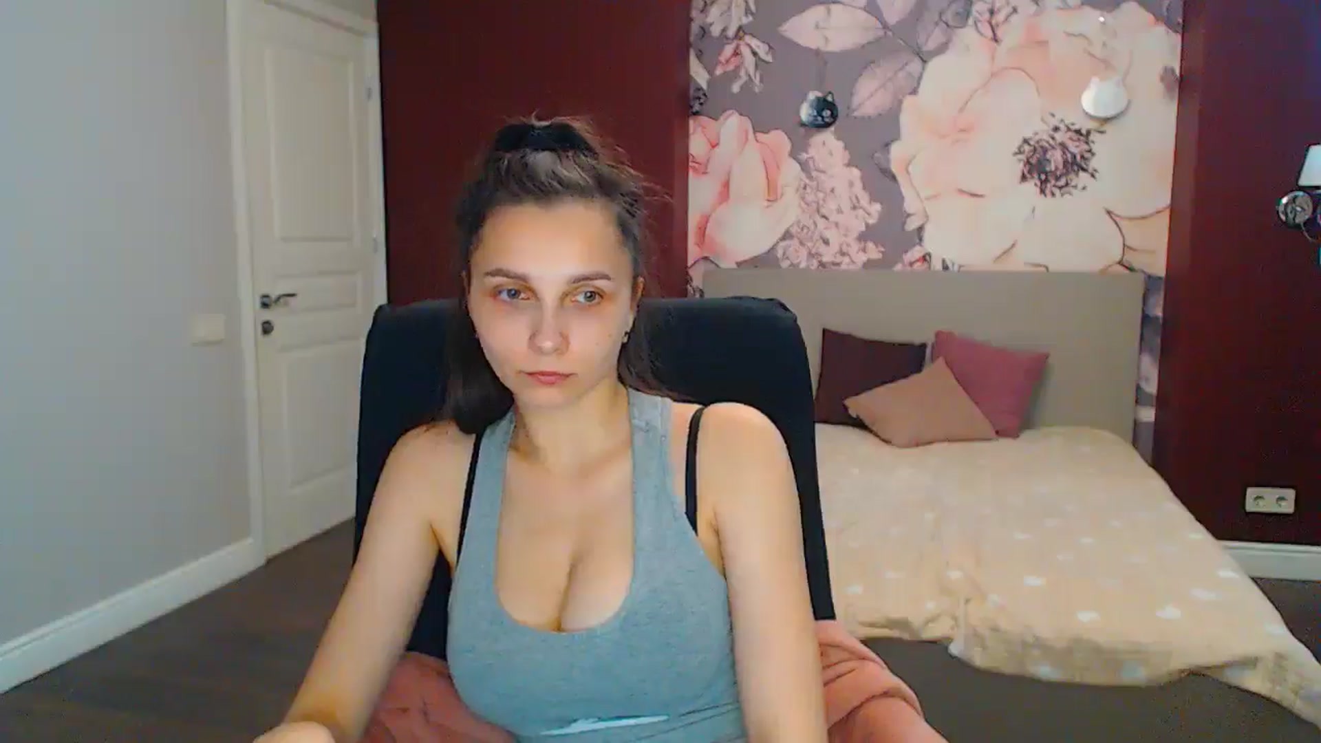 Gallery image thumbnail from Karina_Mils's myfreecams stream on, 06/24/2024, 10:20 image 19 of 20