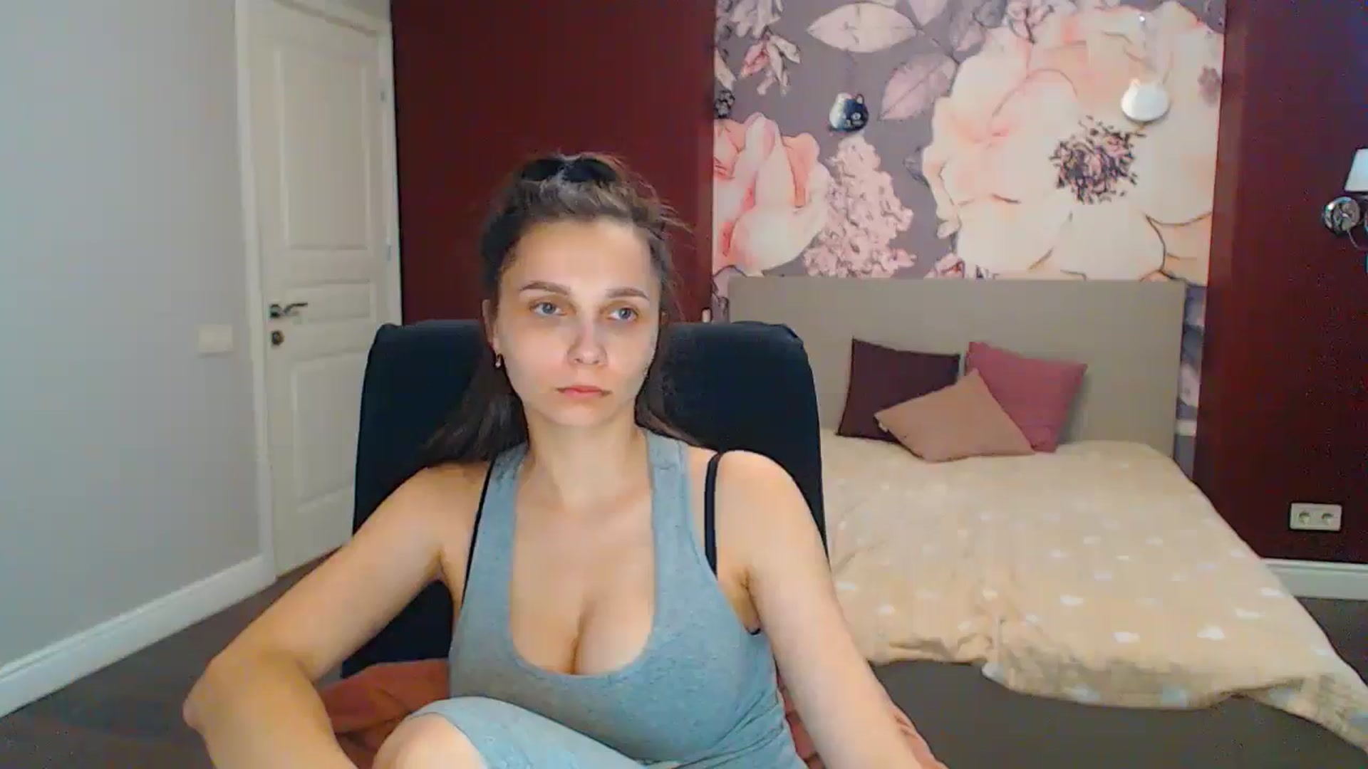 Gallery image thumbnail from Karina_Mils's myfreecams stream on, 06/24/2024, 10:20 image 2 of 20