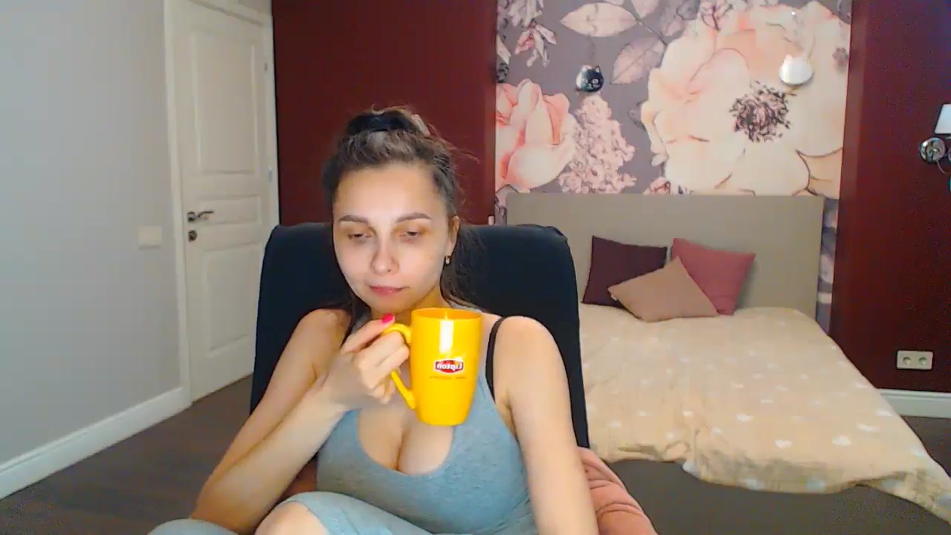 Gallery image thumbnail from Karina_Mils's myfreecams stream on, 06/24/2024, 10:20 image 10 of 20