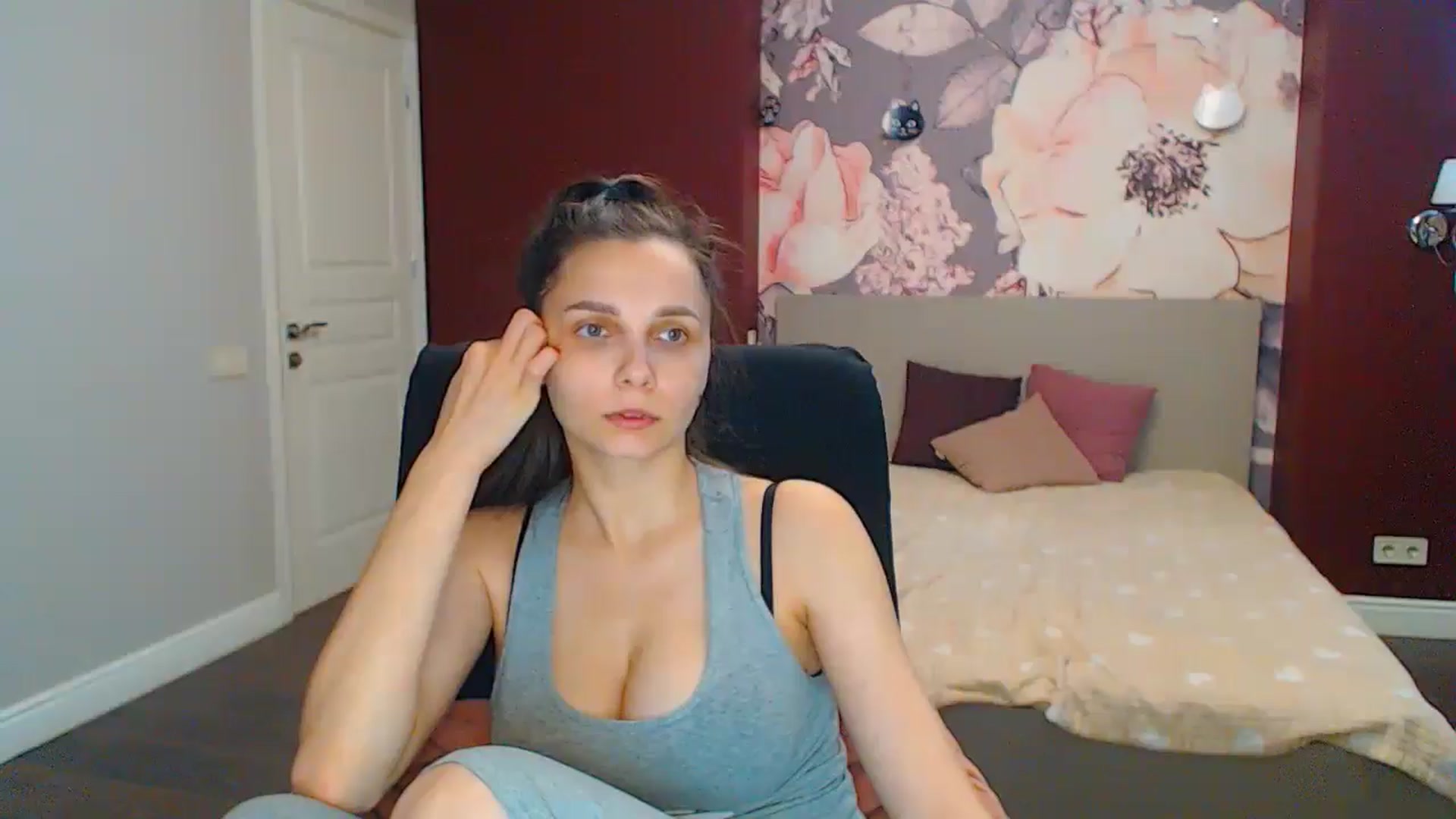 Gallery image thumbnail from Karina_Mils's myfreecams stream on, 06/24/2024, 10:20 image 4 of 20