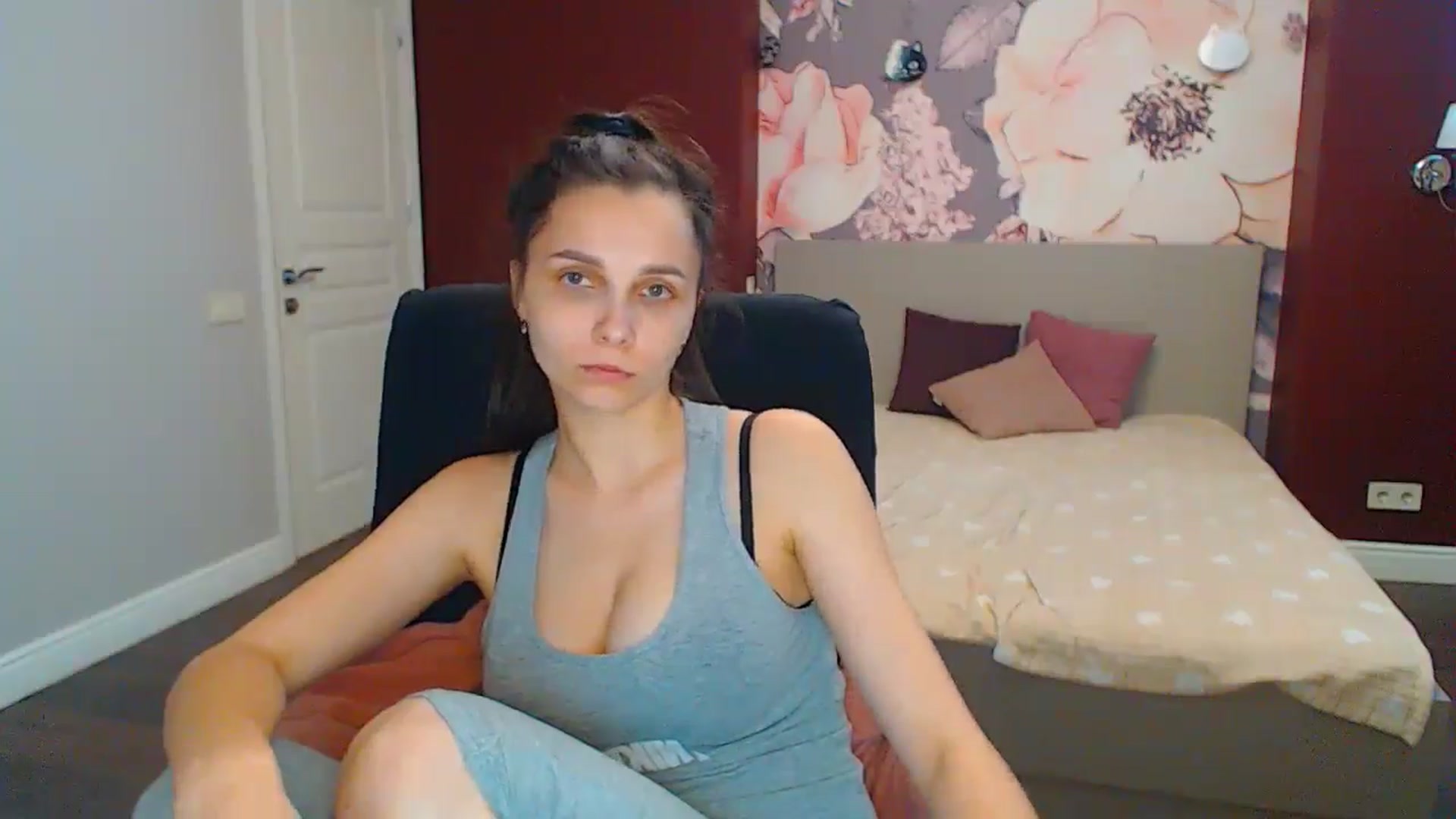 Gallery image thumbnail from Karina_Mils's myfreecams stream on, 06/24/2024, 11:03 image 9 of 20
