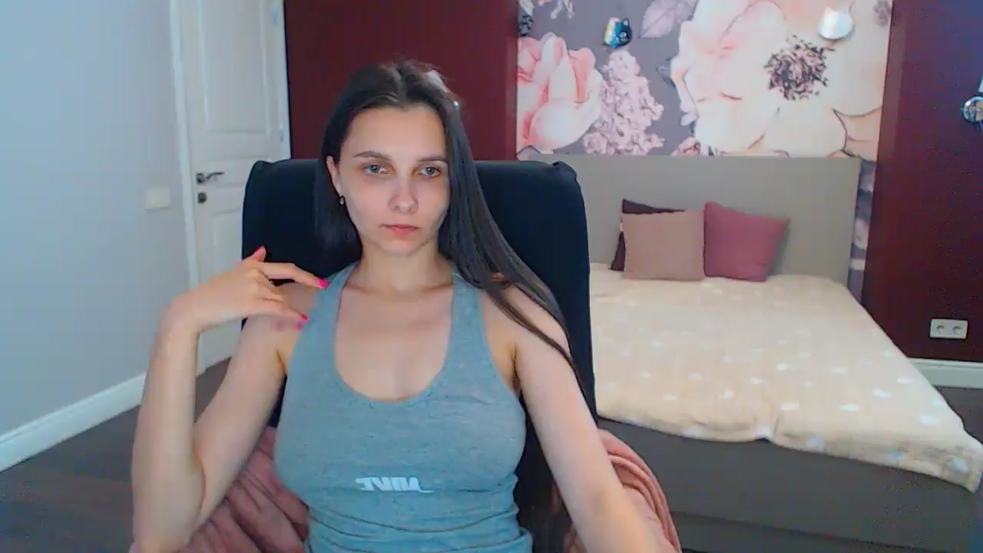 Gallery image thumbnail from Karina_Mils's myfreecams stream on, 06/27/2024, 12:01 image 19 of 20