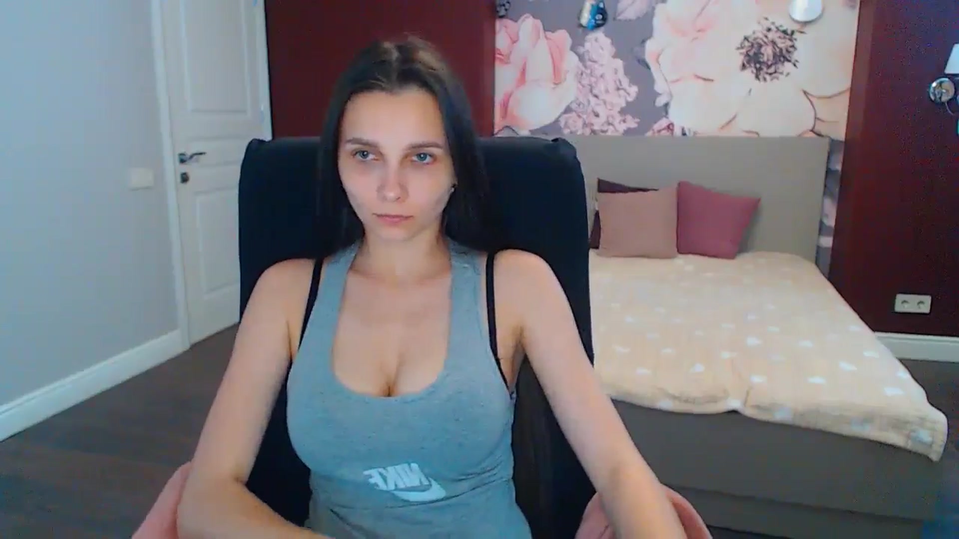 Gallery image thumbnail from Karina_Mils's myfreecams stream on, 06/27/2024, 12:01 image 8 of 20