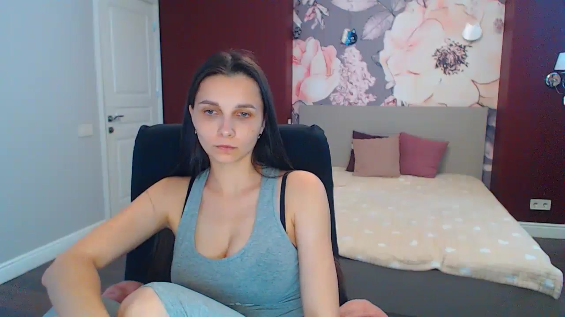 Gallery image thumbnail from Karina_Mils's myfreecams stream on, 06/27/2024, 12:01 image 3 of 20