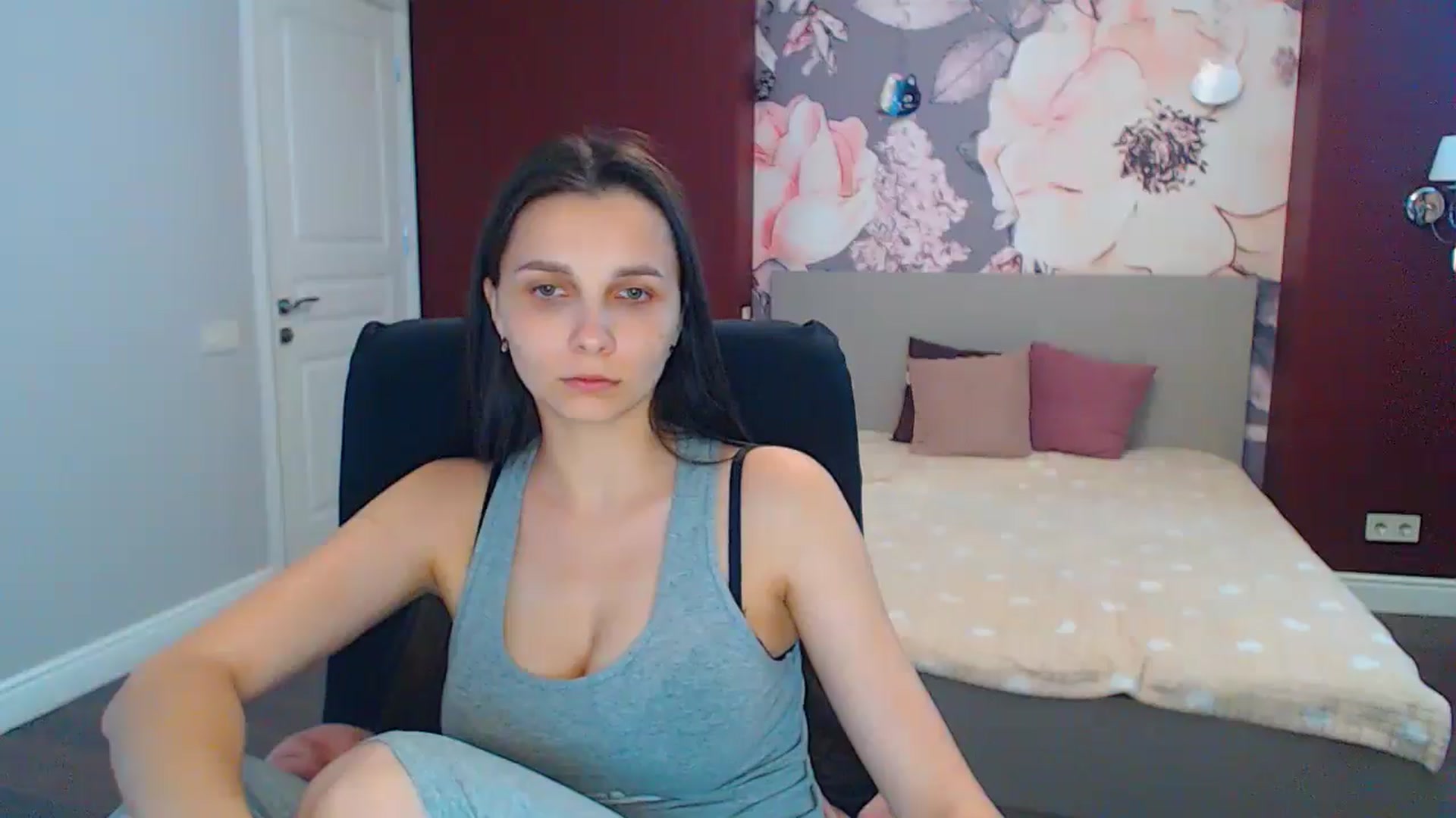 Gallery image thumbnail from Karina_Mils's myfreecams stream on, 06/27/2024, 12:01 image 4 of 20