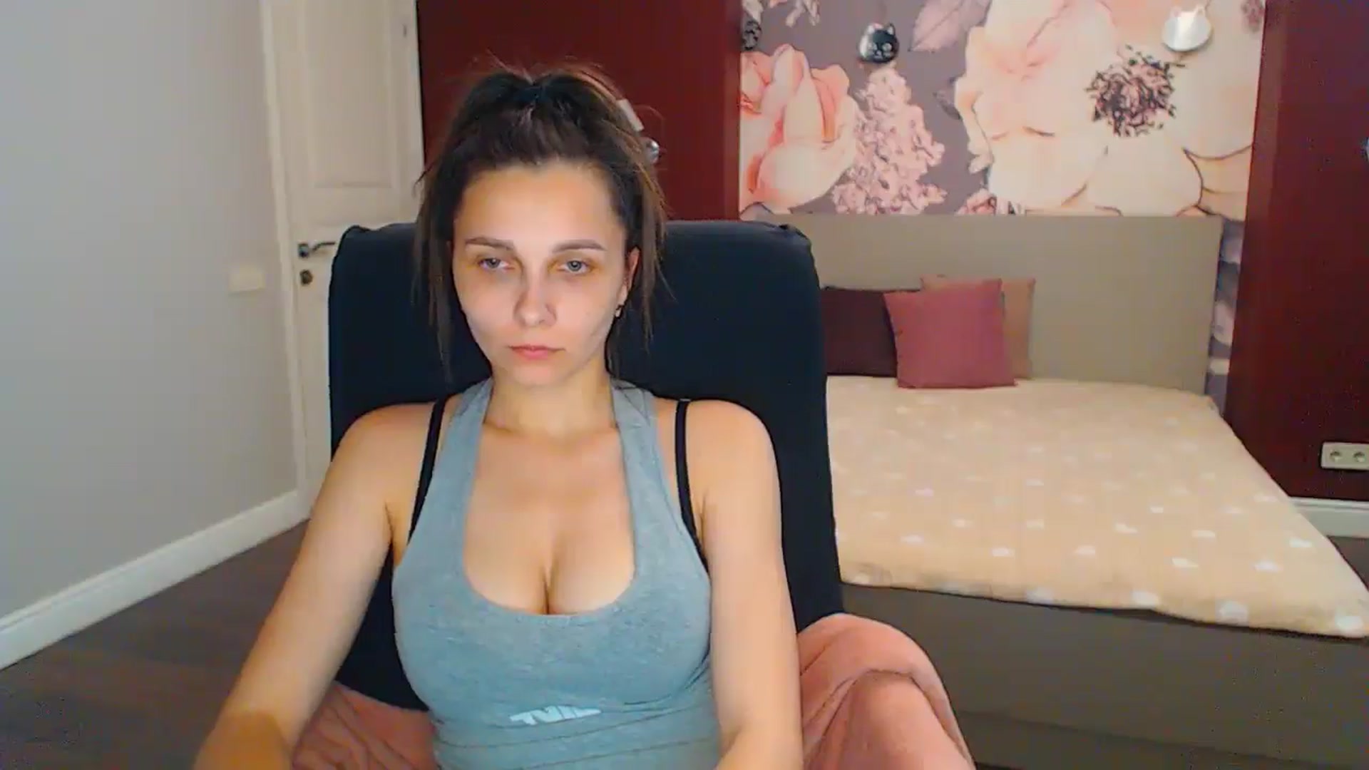 Gallery image thumbnail from Karina_Mils's myfreecams stream on, 06/28/2024, 15:02 image 16 of 20