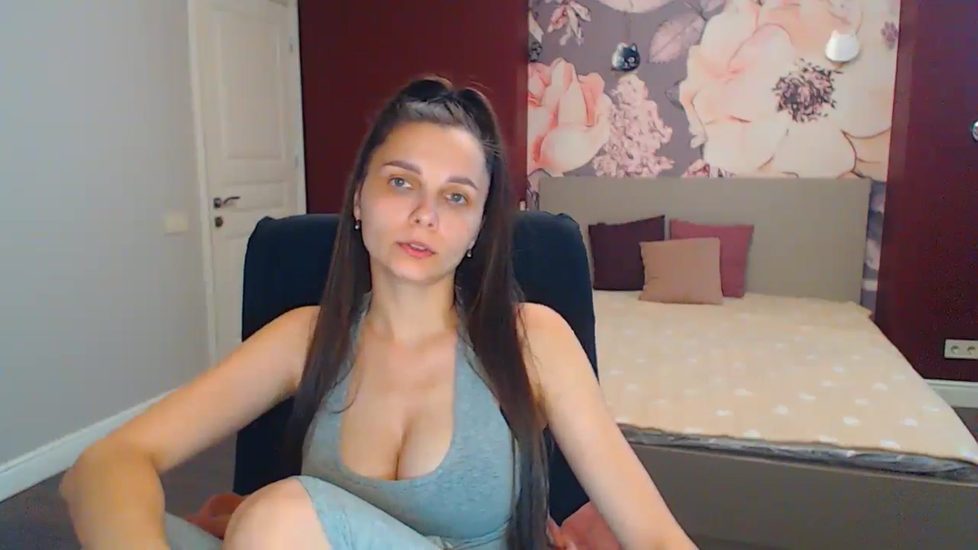 Gallery image thumbnail from Karina_Mils's myfreecams stream on, 06/29/2024, 13:23 image 7 of 20