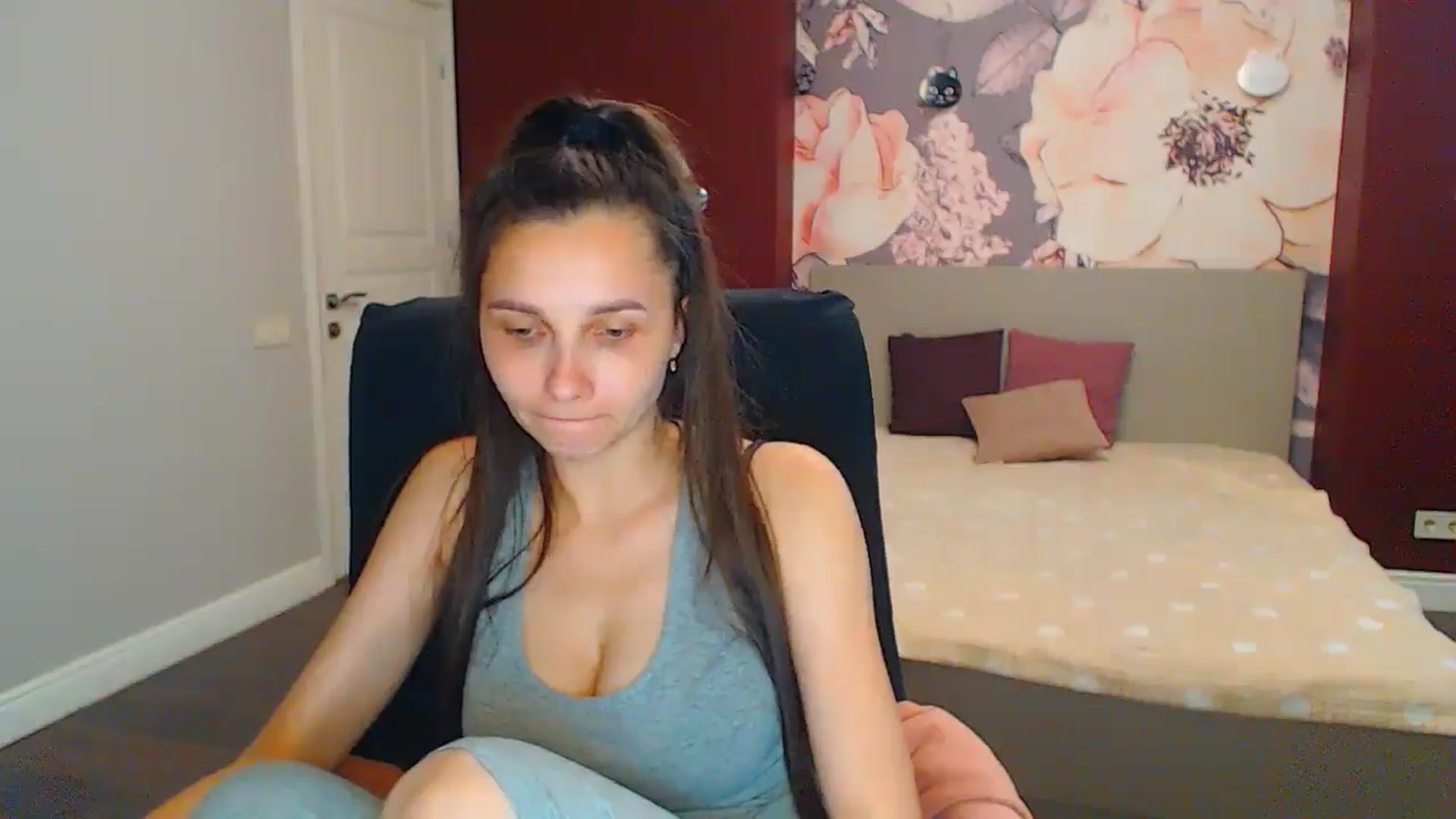 Gallery image thumbnail from Karina_Mils's myfreecams stream on, 06/29/2024, 15:41 image 3 of 20