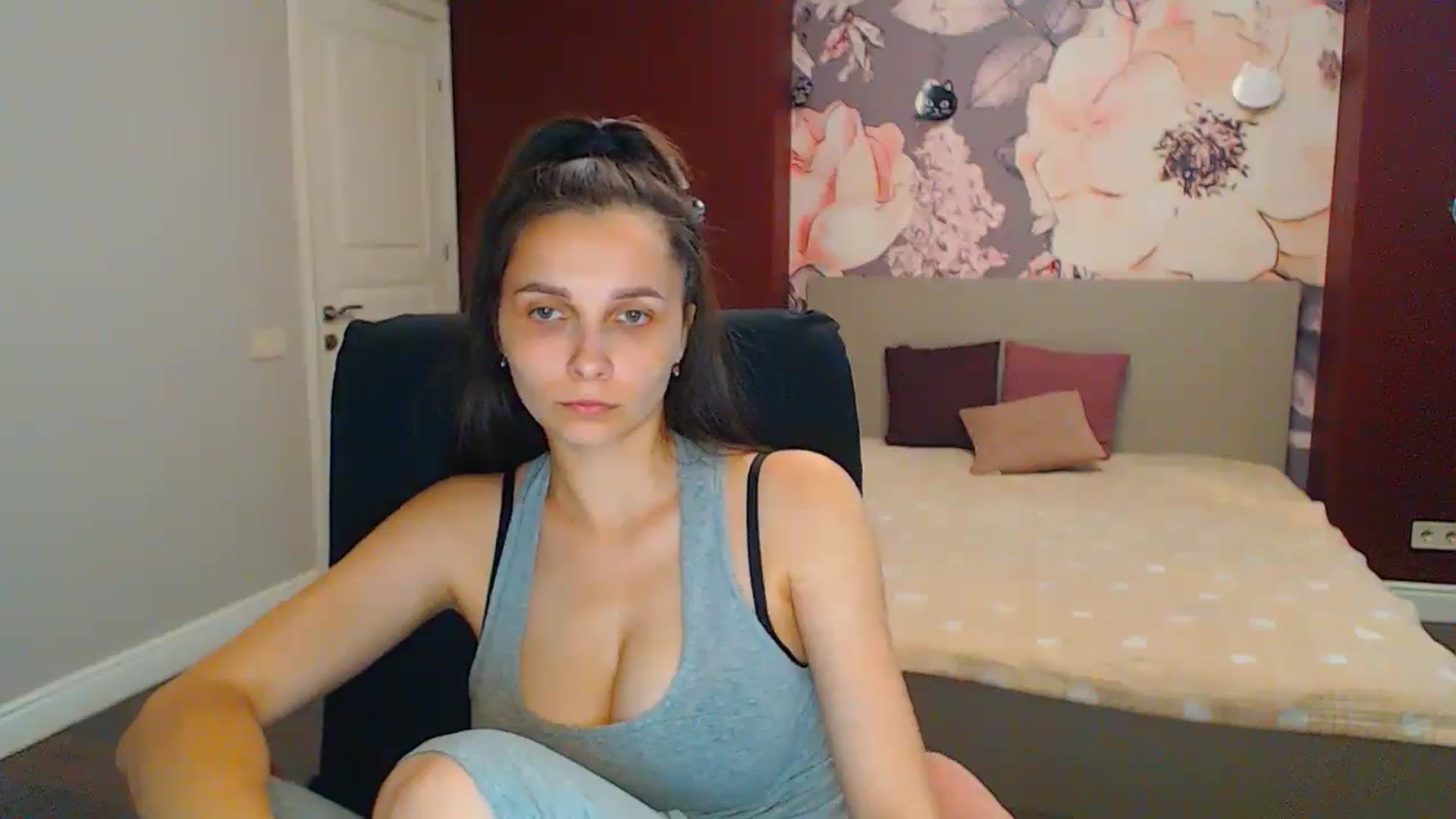 Gallery image thumbnail from Karina_Mils's myfreecams stream on, 06/29/2024, 15:41 image 19 of 20