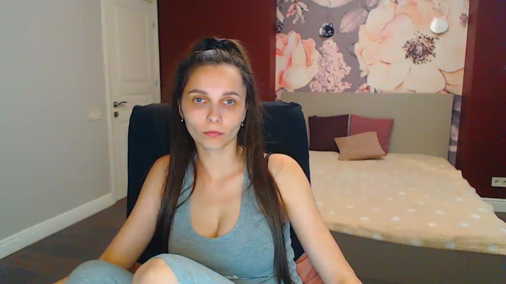 Gallery image thumbnail from Karina_Mils's myfreecams stream on, 06/29/2024, 15:41 image 4 of 20