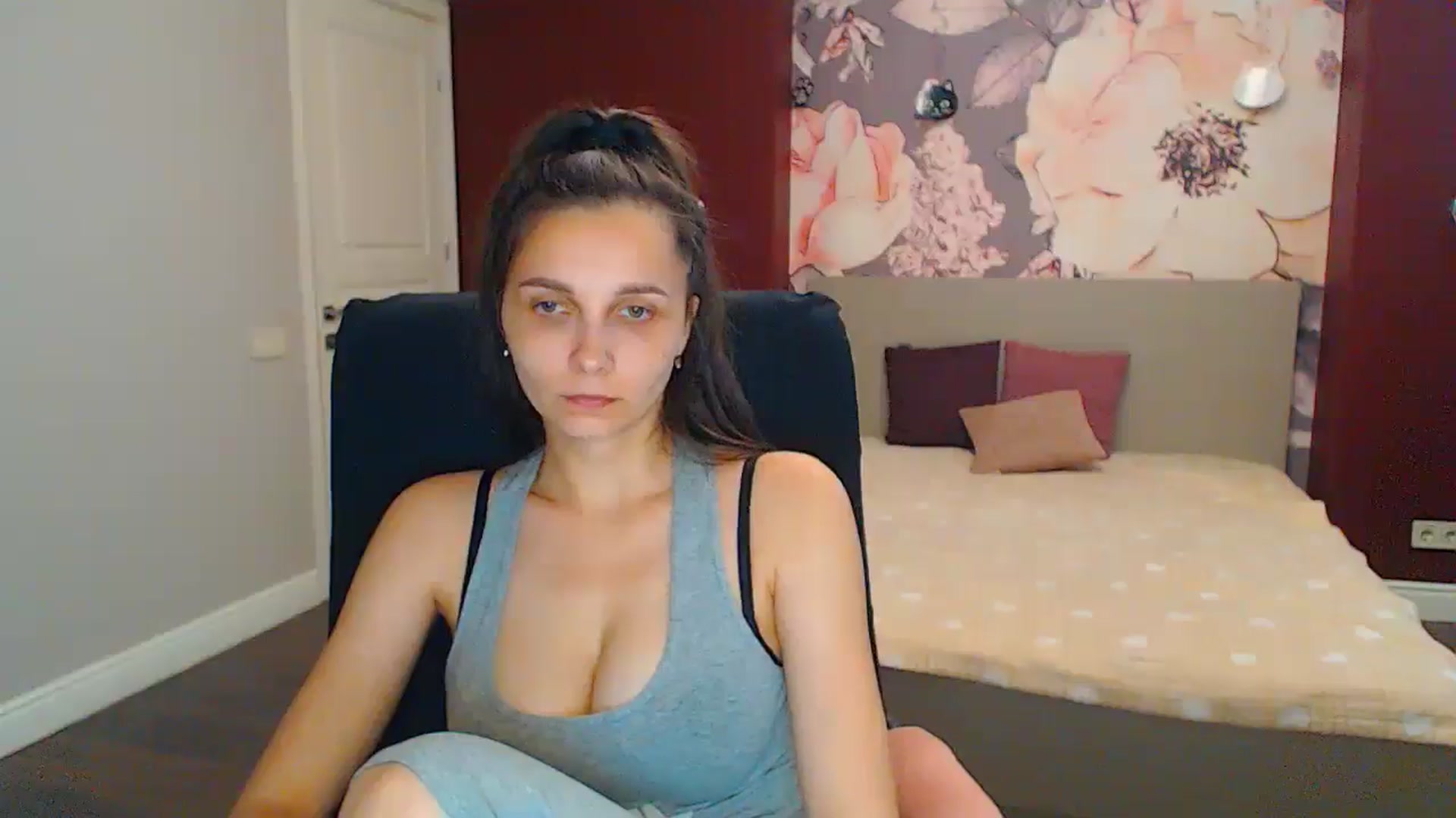 Gallery image thumbnail from Karina_Mils's myfreecams stream on, 06/29/2024, 15:41 image 16 of 20