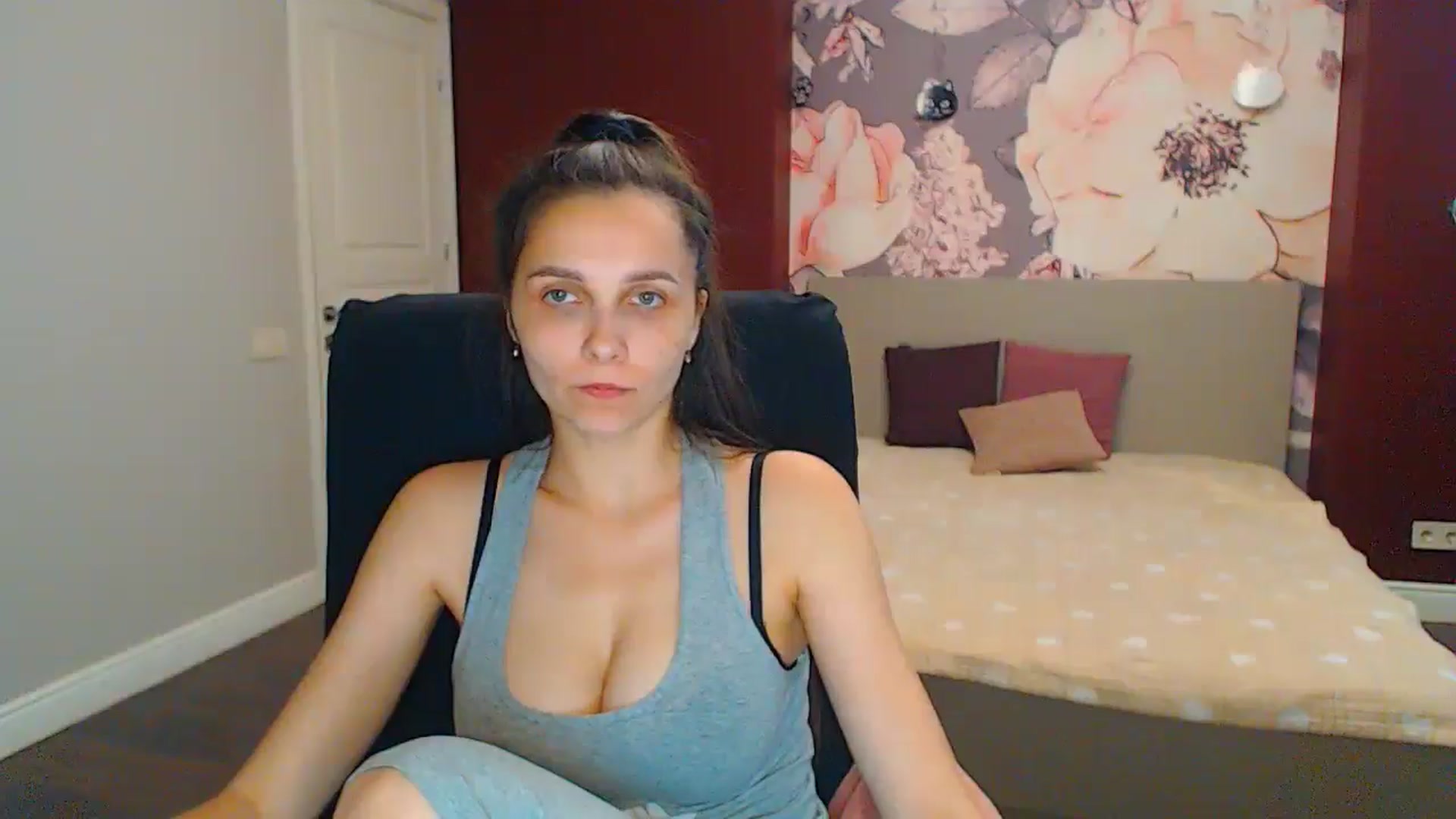 Gallery image thumbnail from Karina_Mils's myfreecams stream on, 06/29/2024, 15:41 image 13 of 20