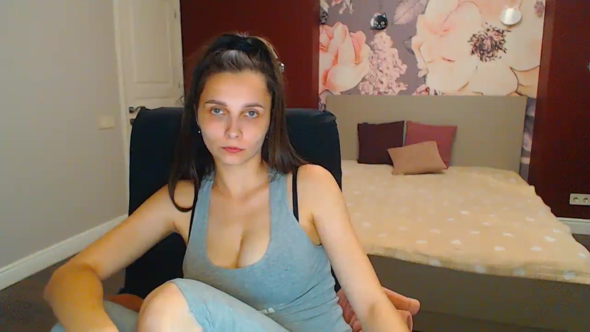 Gallery image thumbnail from Karina_Mils's myfreecams stream on, 06/29/2024, 16:52 image 3 of 20