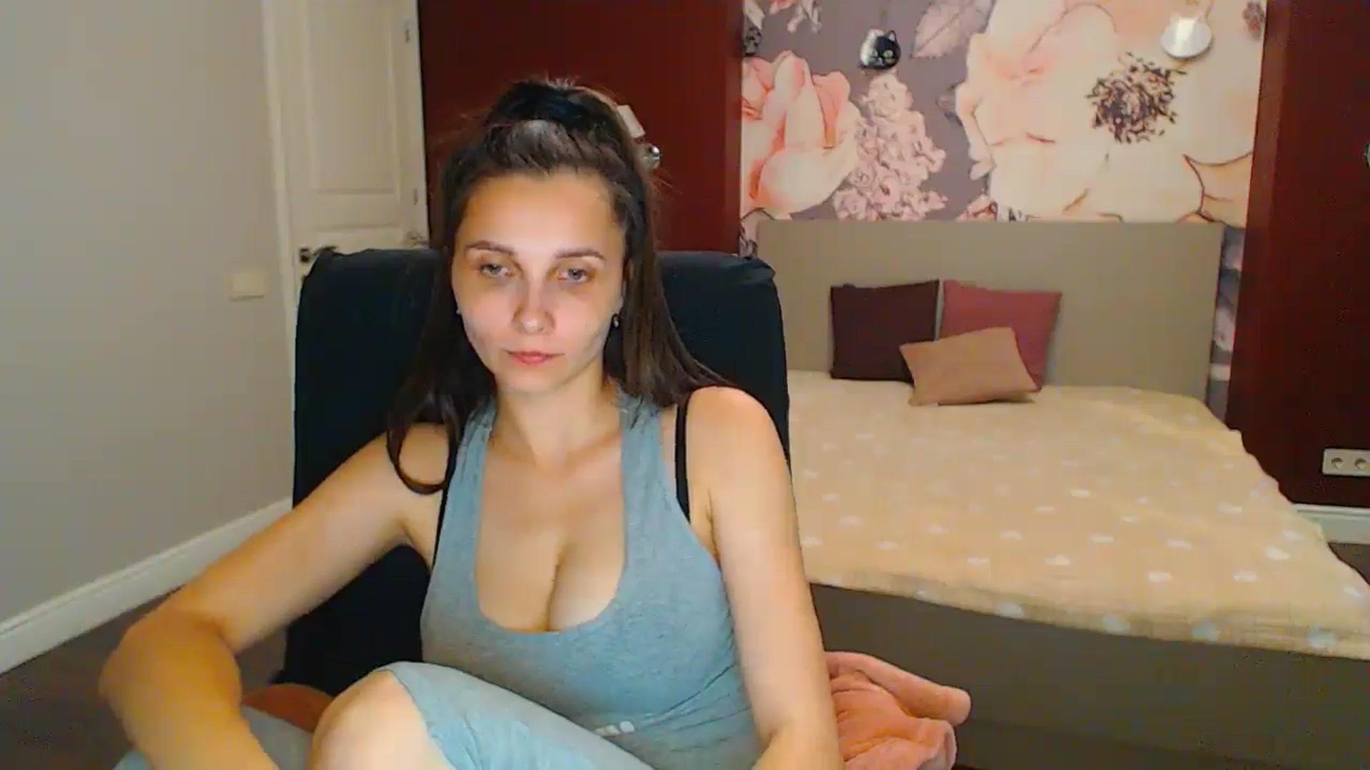 Gallery image thumbnail from Karina_Mils's myfreecams stream on, 06/29/2024, 16:52 image 7 of 20