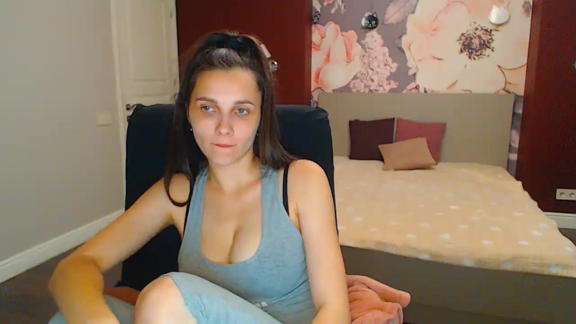 Gallery image thumbnail from Karina_Mils's myfreecams stream on, 06/29/2024, 16:52 image 2 of 20
