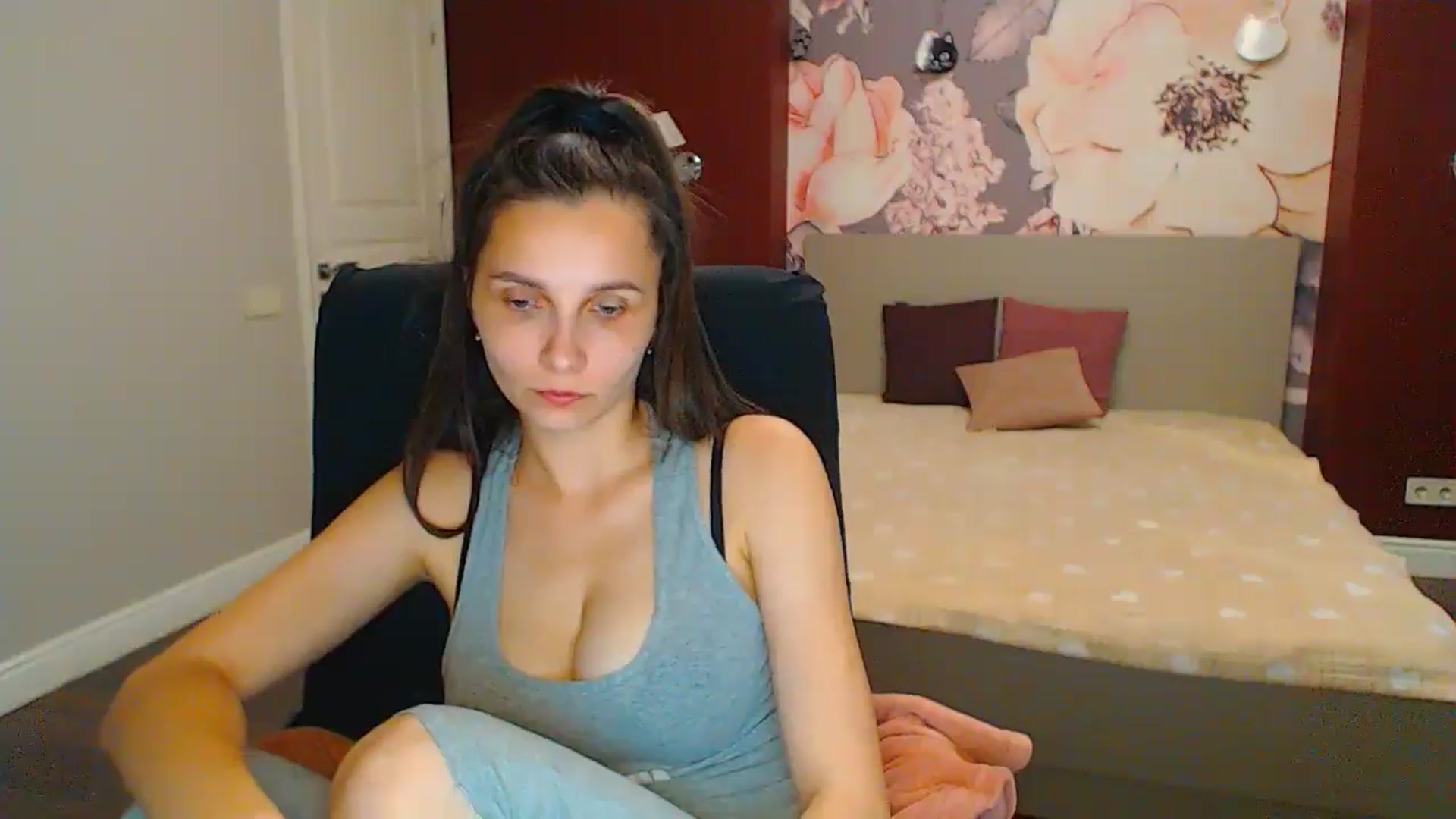 Gallery image thumbnail from Karina_Mils's myfreecams stream on, 06/29/2024, 16:52 image 8 of 20