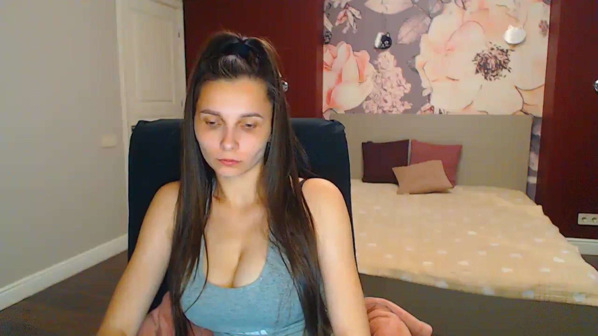 Gallery image thumbnail from Karina_Mils's myfreecams stream on, 06/29/2024, 16:52 image 15 of 20