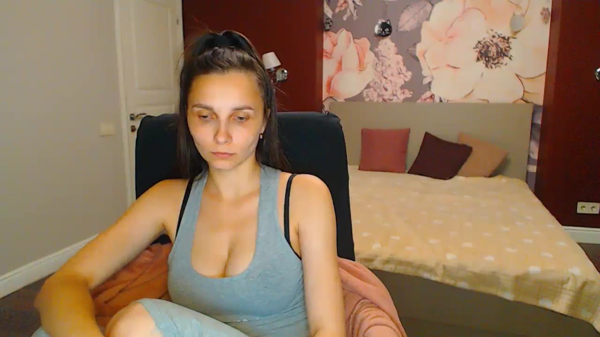 Gallery image thumbnail from Karina_Mils's myfreecams stream on, 06/30/2024, 18:18 image 19 of 20