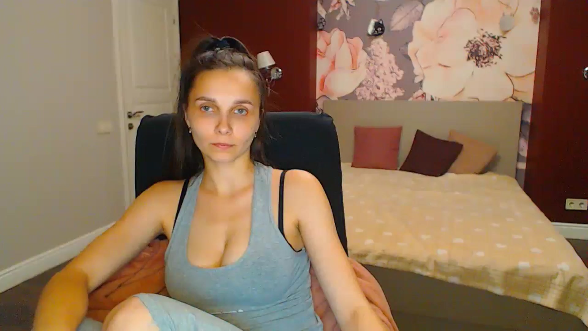 Gallery image thumbnail from Karina_Mils's myfreecams stream on, 06/30/2024, 18:18 image 20 of 20