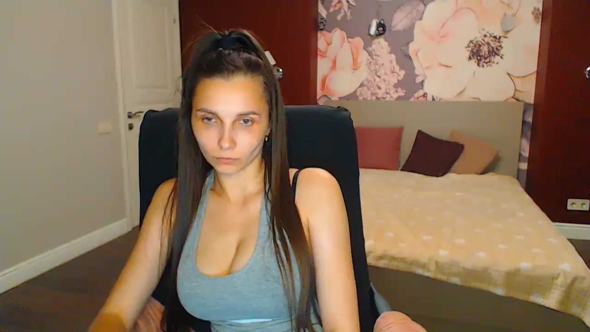 Gallery image thumbnail from Karina_Mils's myfreecams stream on, 06/30/2024, 18:18 image 13 of 20