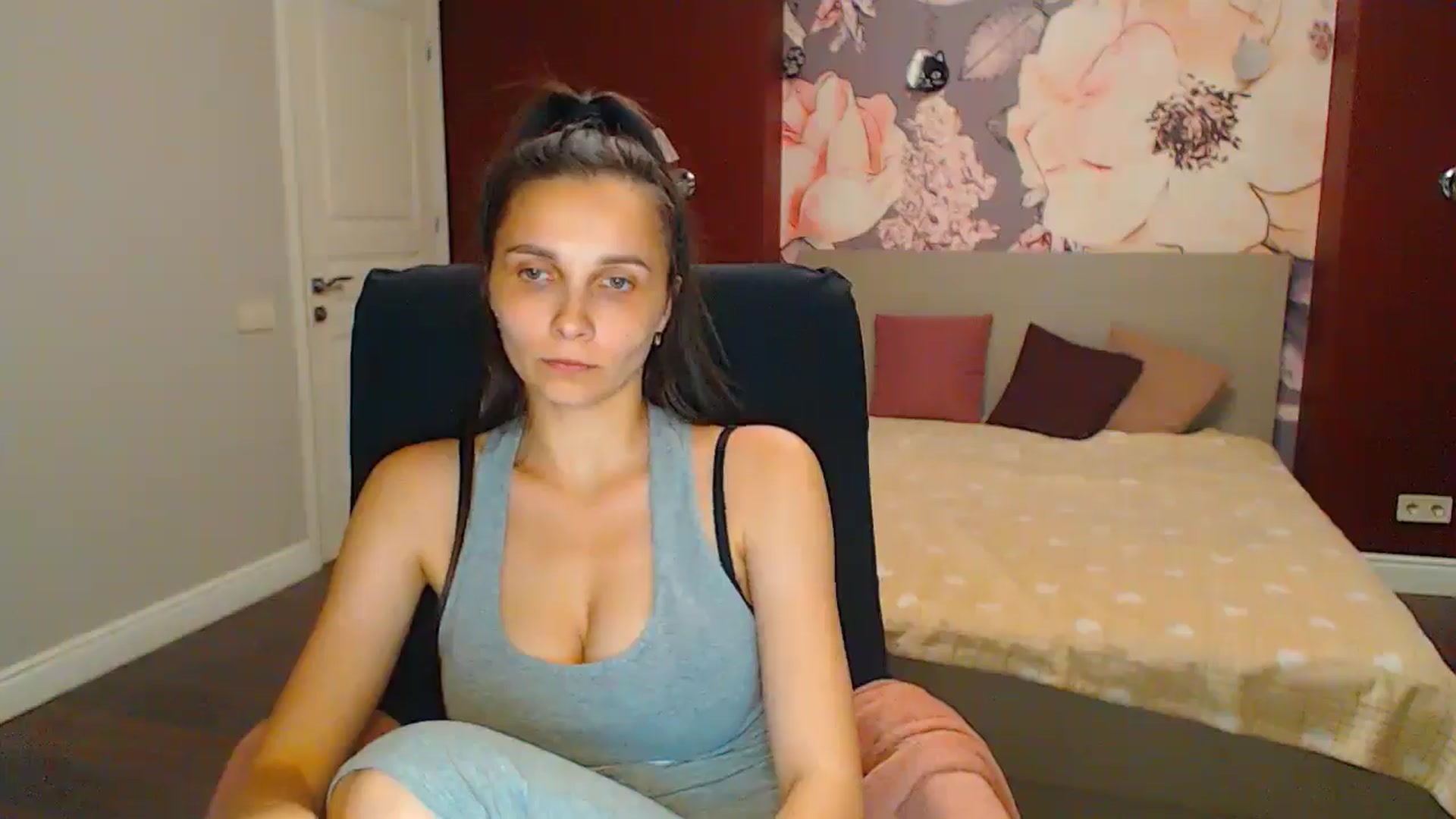 Gallery image thumbnail from Karina_Mils's myfreecams stream on, 06/30/2024, 19:26 image 20 of 20