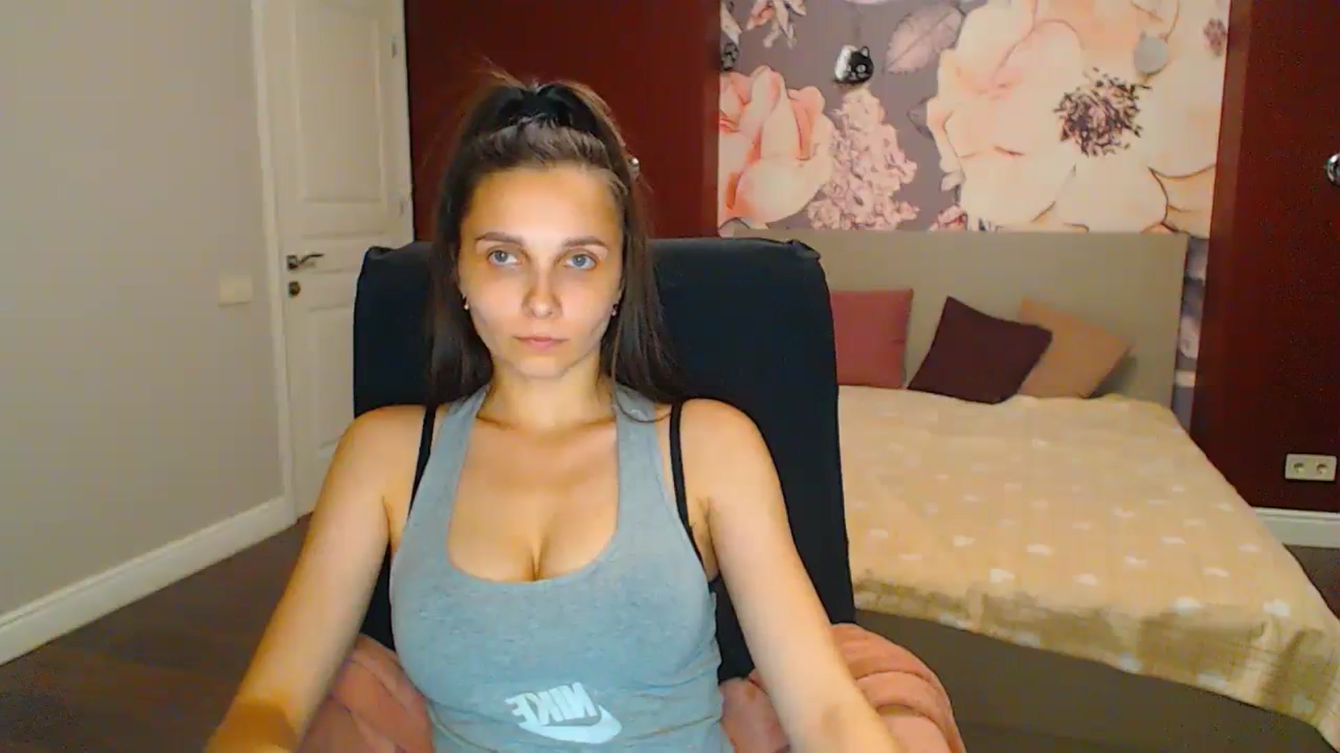 Gallery image thumbnail from Karina_Mils's myfreecams stream on, 06/30/2024, 19:26 image 13 of 20