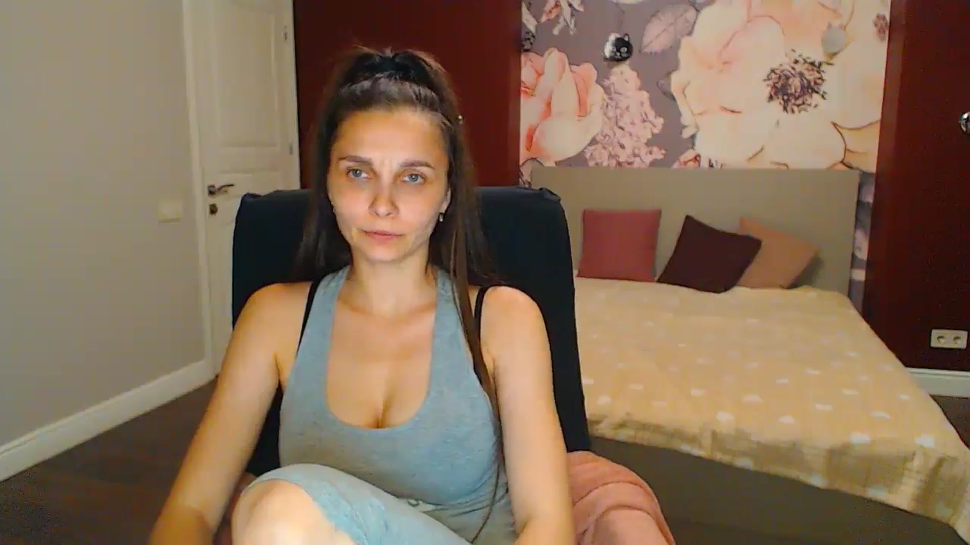 Gallery image thumbnail from Karina_Mils's myfreecams stream on, 06/30/2024, 19:26 image 4 of 20