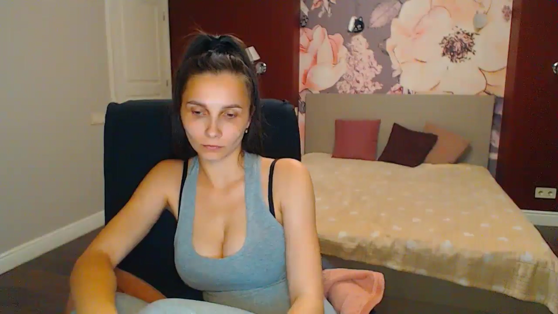 Gallery image thumbnail from Karina_Mils's myfreecams stream on, 06/30/2024, 20:40 image 11 of 20