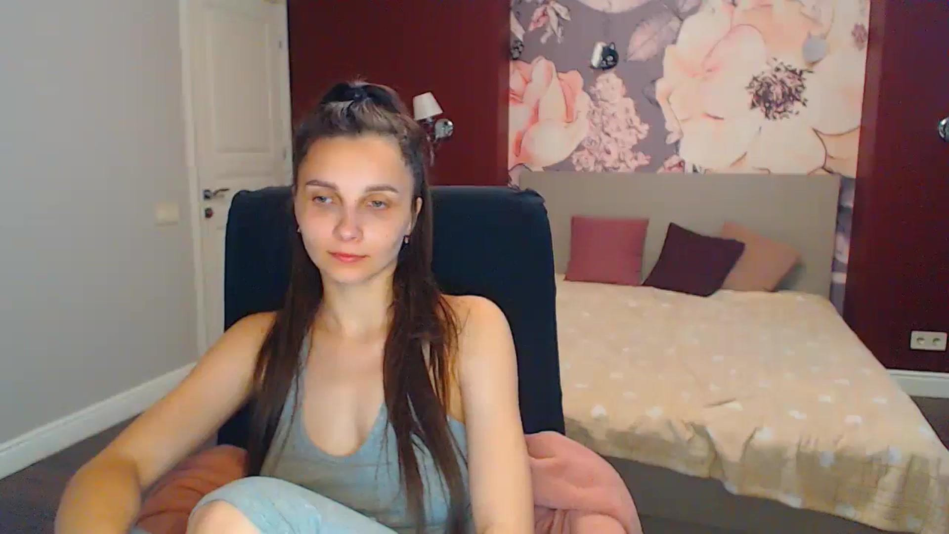 Gallery image thumbnail from Karina_Mils's myfreecams stream on, 07/01/2024, 06:44 image 17 of 20