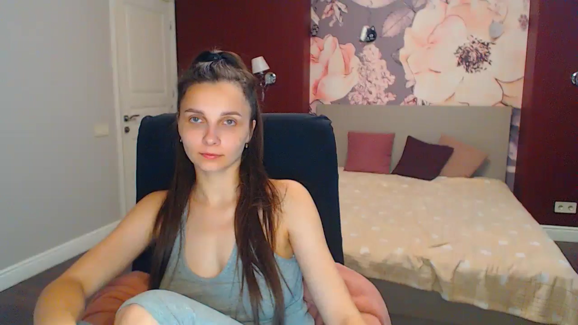 Gallery image thumbnail from Karina_Mils's myfreecams stream on, 07/01/2024, 06:44 image 15 of 20