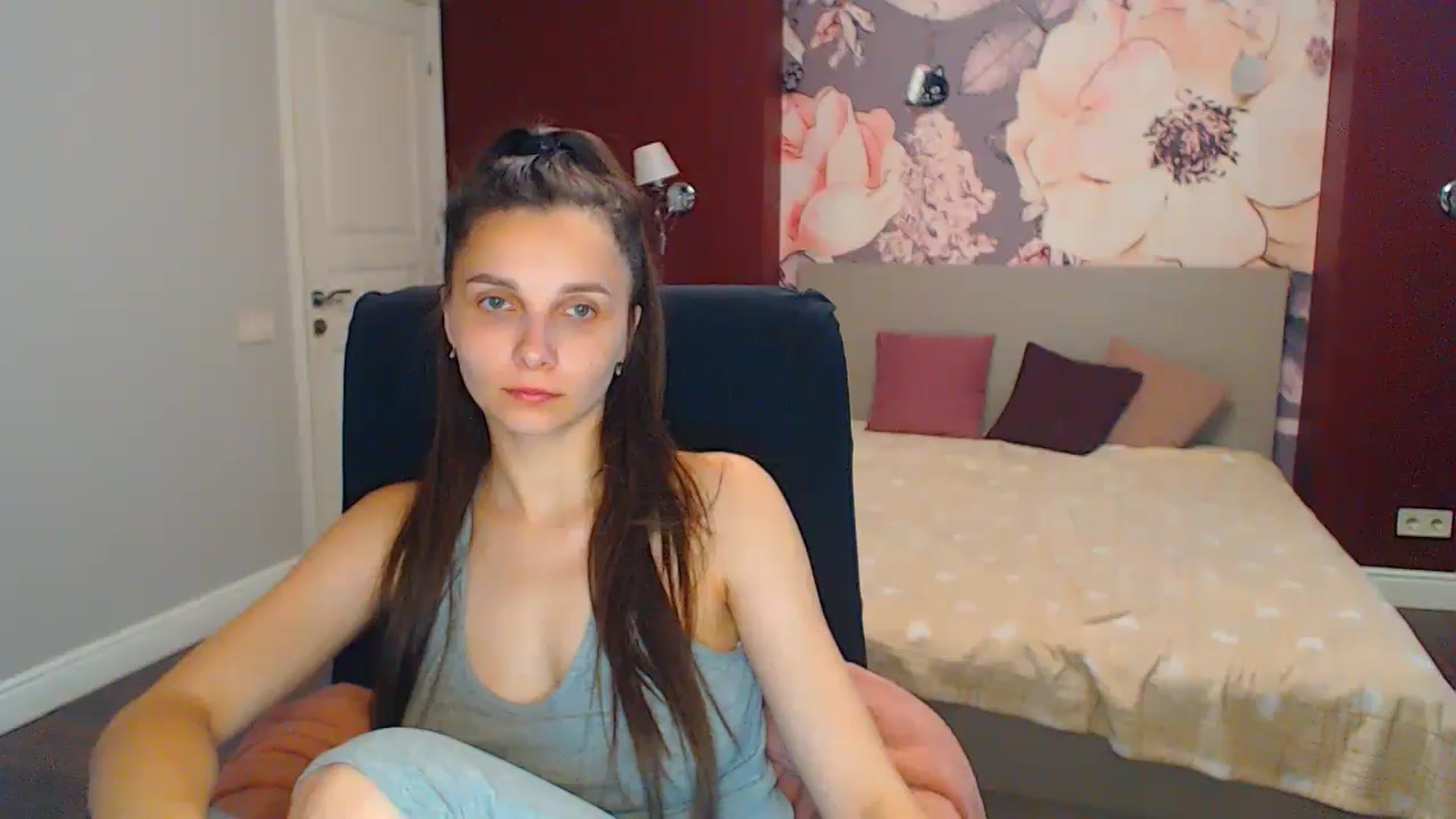 Gallery image thumbnail from Karina_Mils's myfreecams stream on, 07/01/2024, 06:44 image 13 of 20