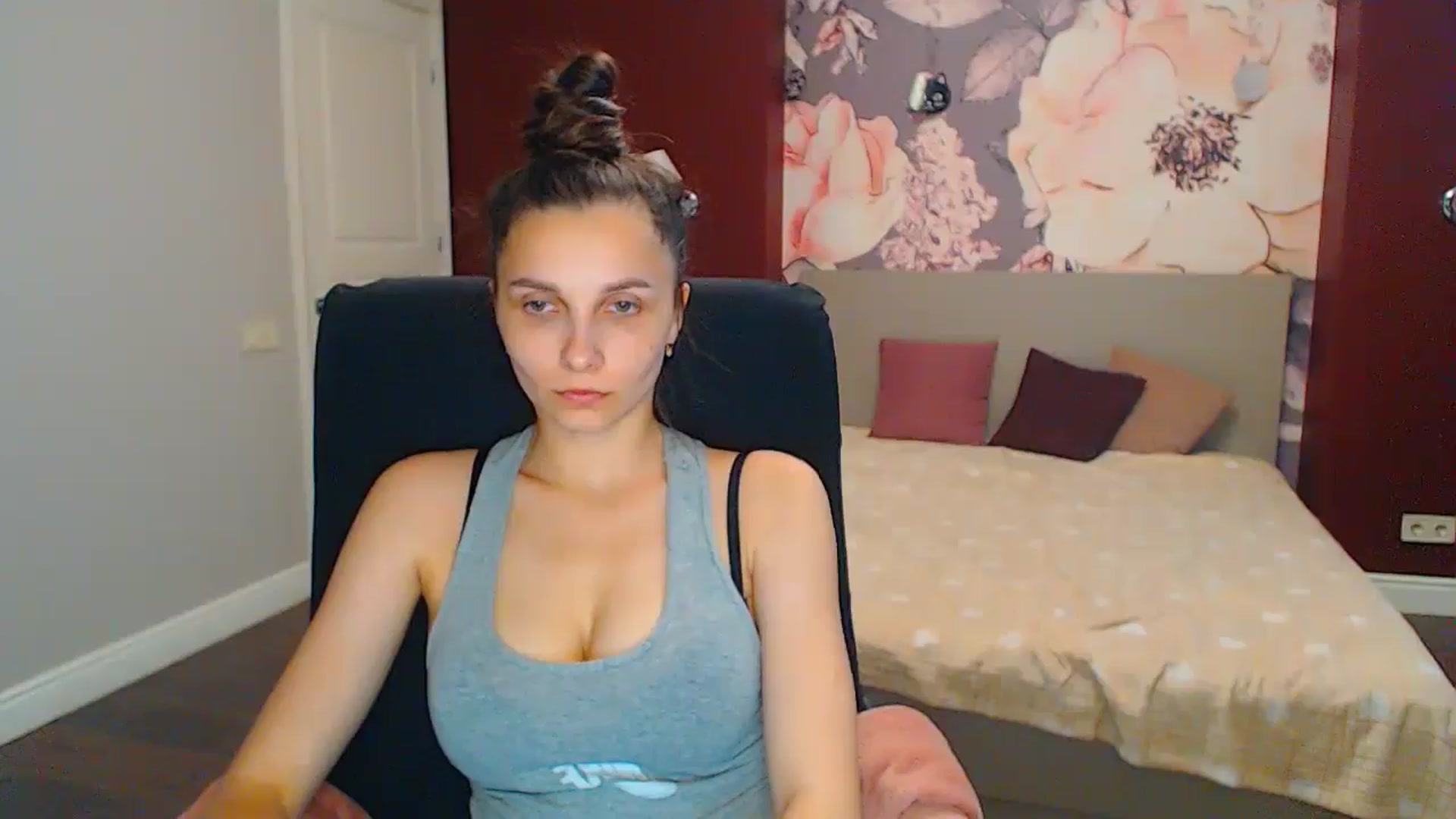 Gallery image thumbnail from Karina_Mils's myfreecams stream on, 07/01/2024, 07:36 image 15 of 20