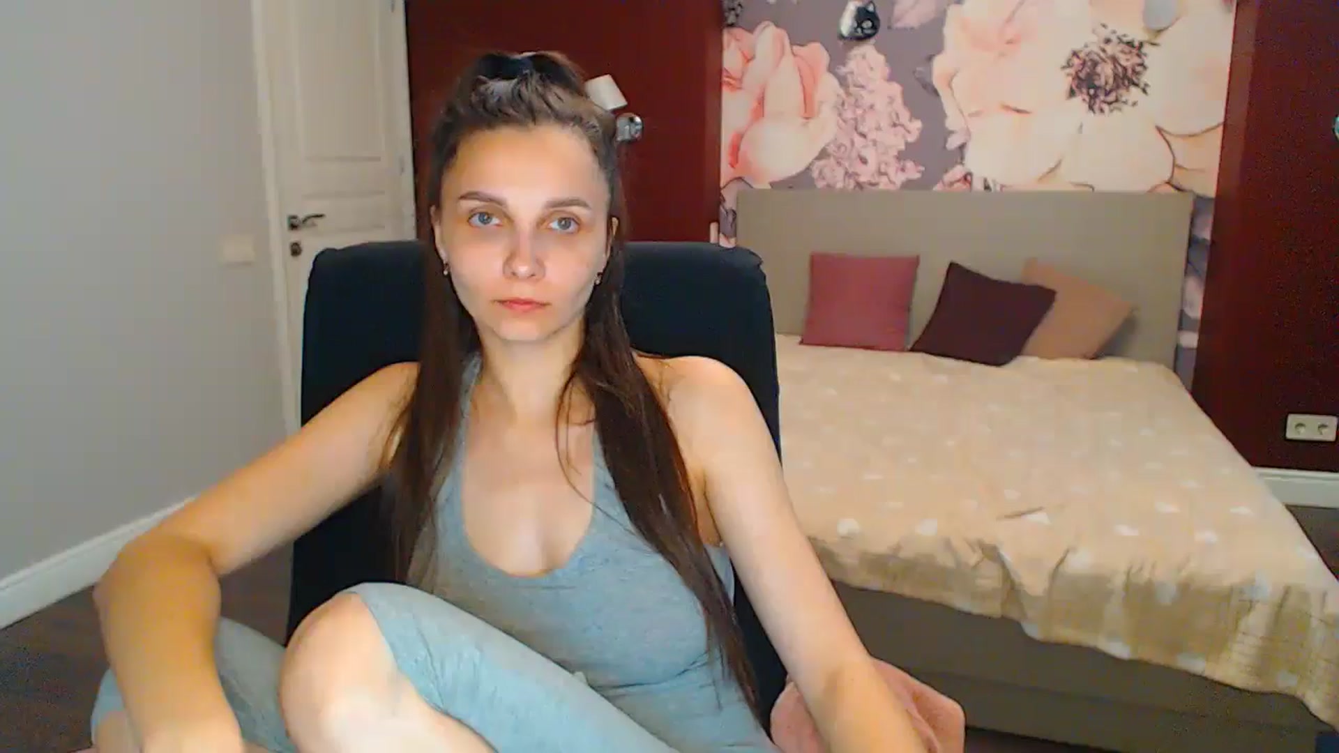 Gallery image thumbnail from Karina_Mils's myfreecams stream on, 07/01/2024, 07:36 image 5 of 20