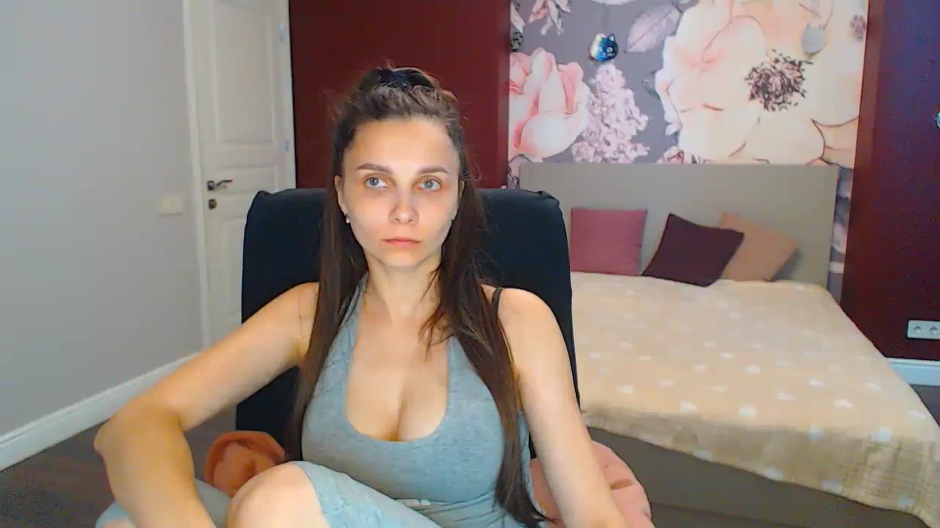 Gallery image thumbnail from Karina_Mils's myfreecams stream on, 07/01/2024, 09:26 image 11 of 20