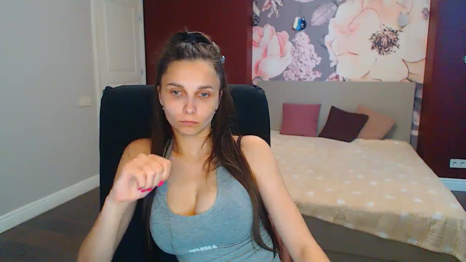 Gallery image thumbnail from Karina_Mils's myfreecams stream on, 07/01/2024, 09:26 image 15 of 20