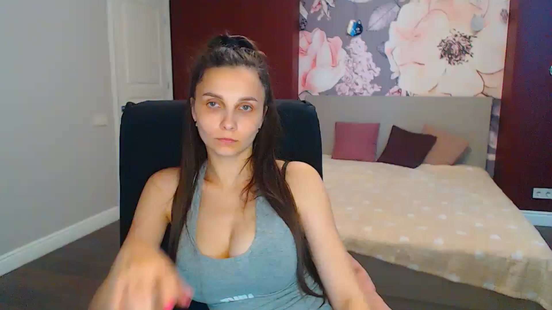 Gallery image thumbnail from Karina_Mils's myfreecams stream on, 07/01/2024, 09:26 image 14 of 20