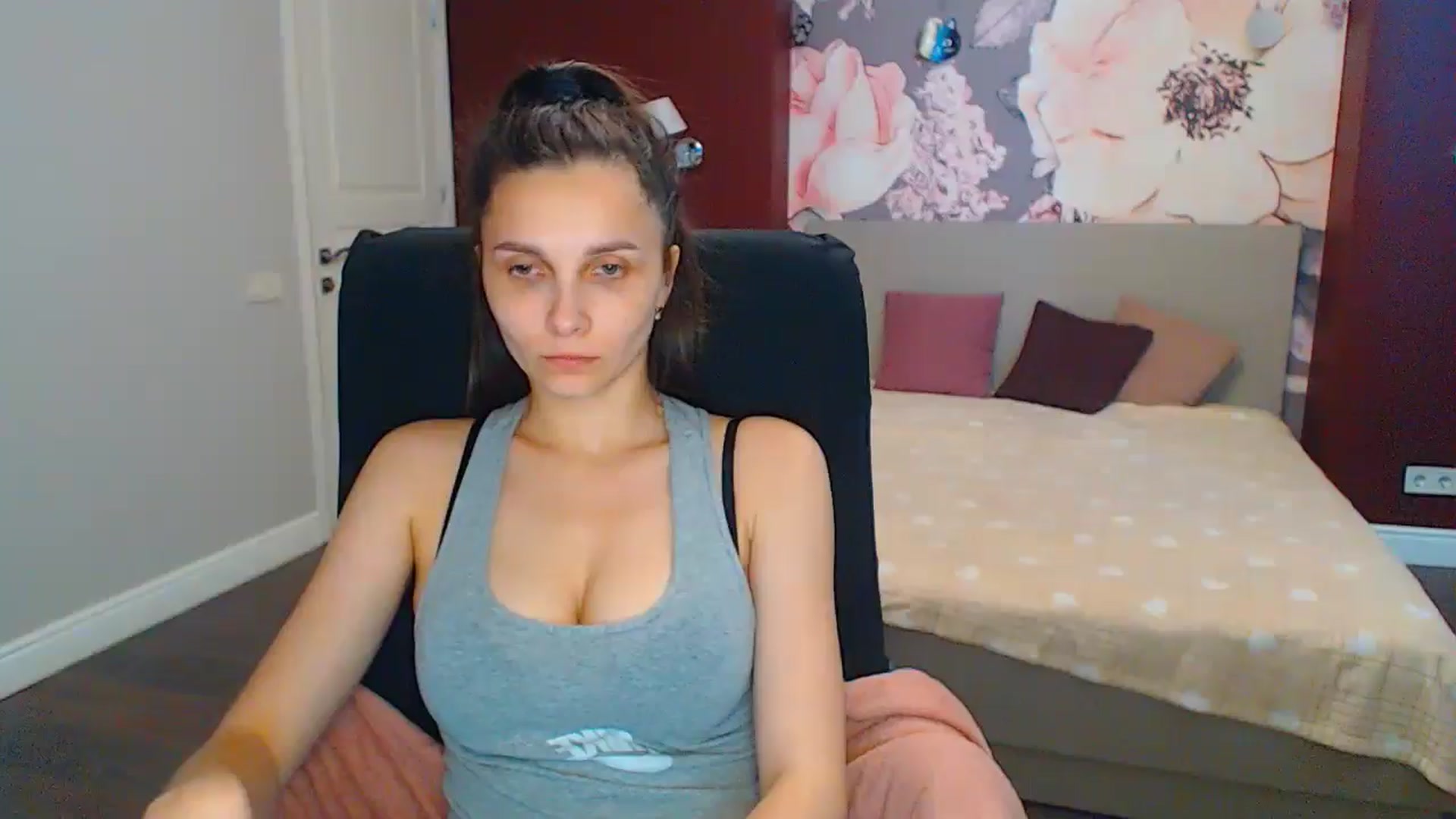 Gallery image thumbnail from Karina_Mils's myfreecams stream on, 07/01/2024, 09:26 image 18 of 20
