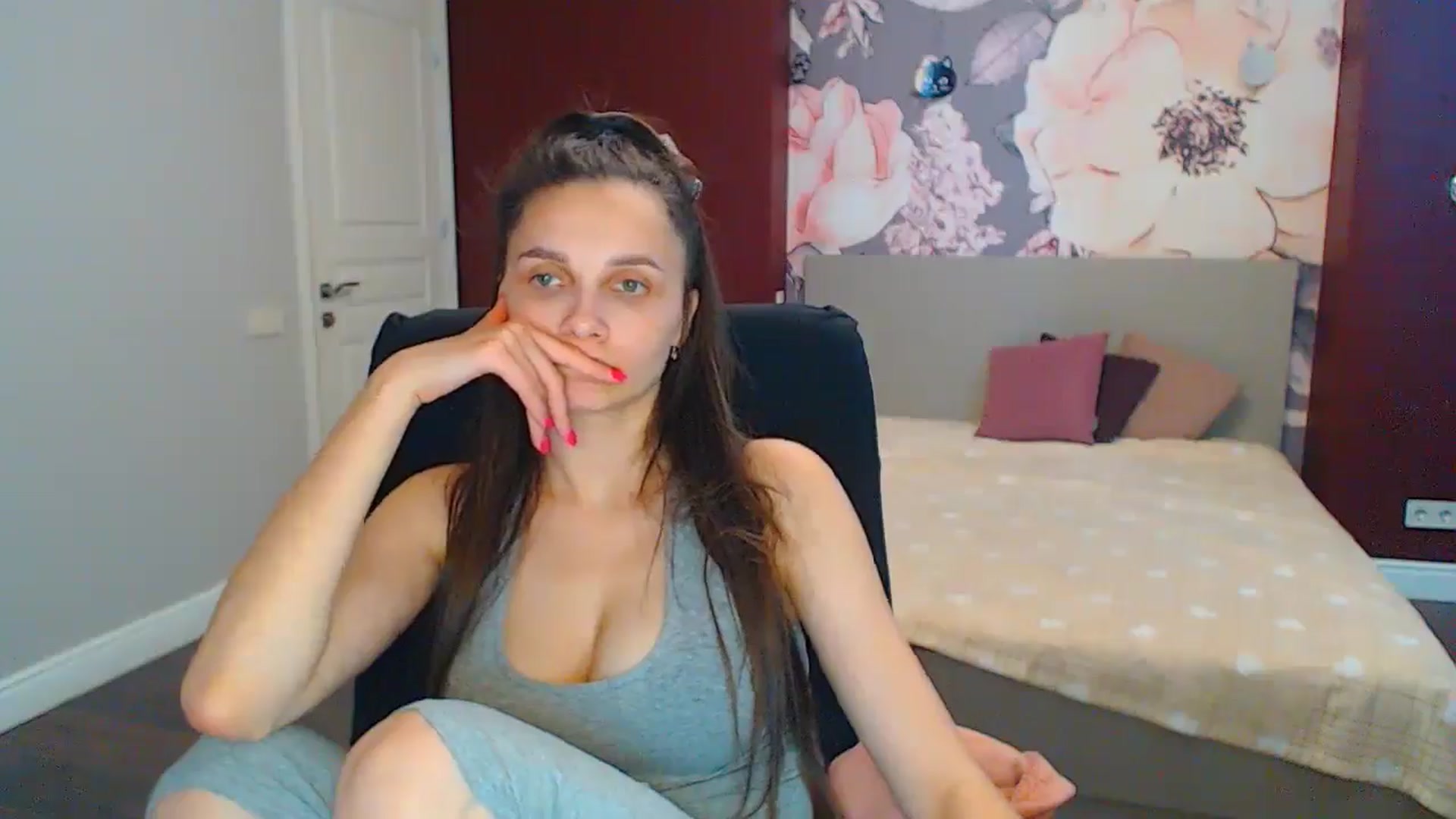 Gallery image thumbnail from Karina_Mils's myfreecams stream on, 07/01/2024, 11:05 image 2 of 20