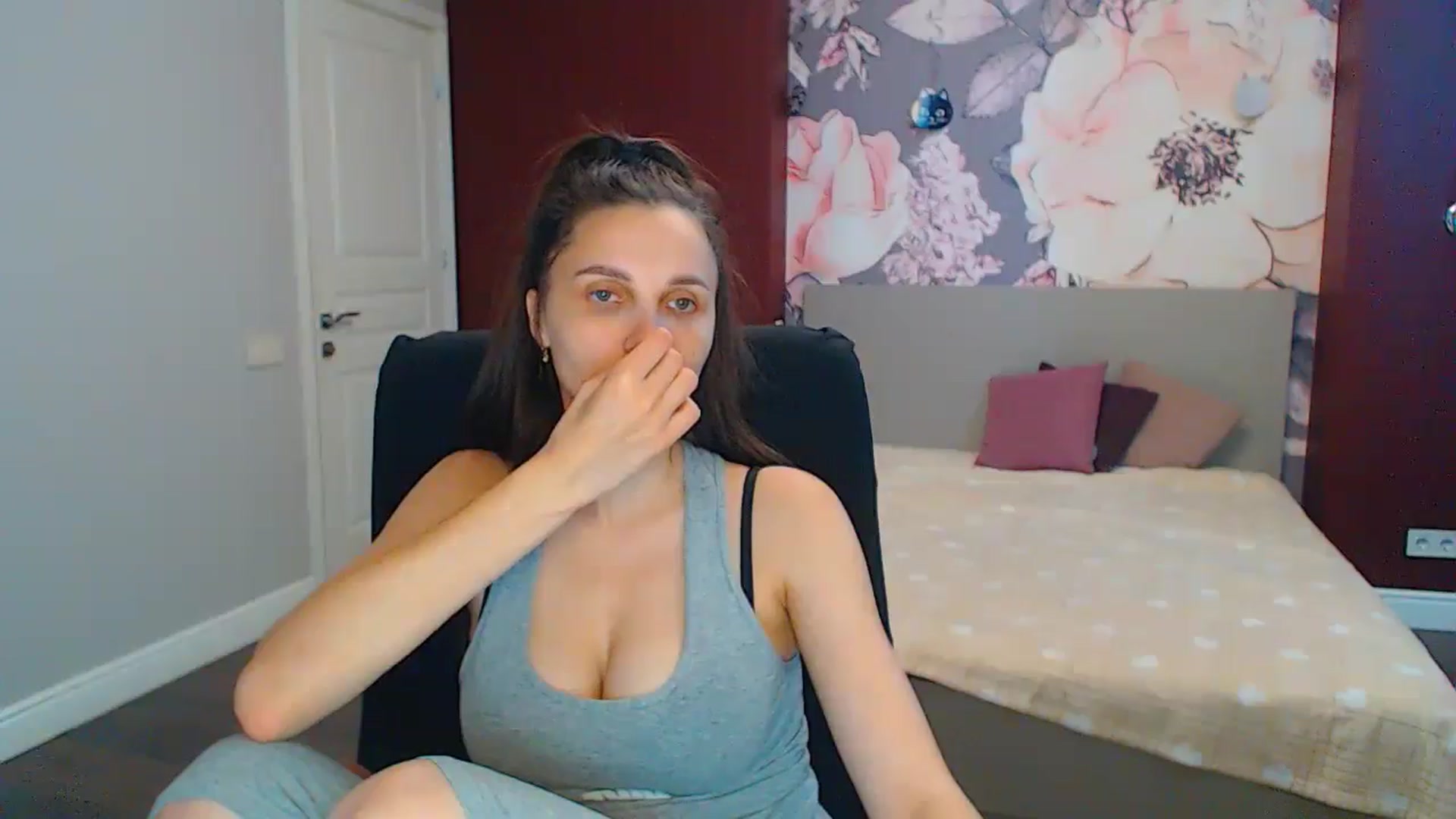 Gallery image thumbnail from Karina_Mils's myfreecams stream on, 07/01/2024, 11:05 image 16 of 20