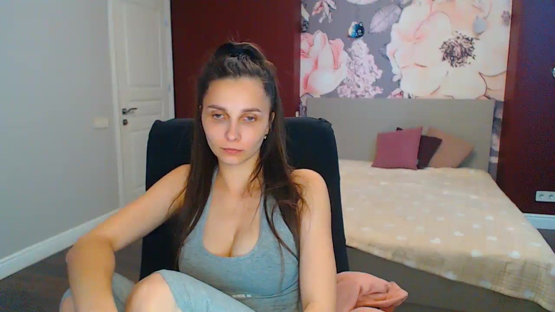 Gallery image thumbnail from Karina_Mils's myfreecams stream on, 07/01/2024, 11:05 image 6 of 20