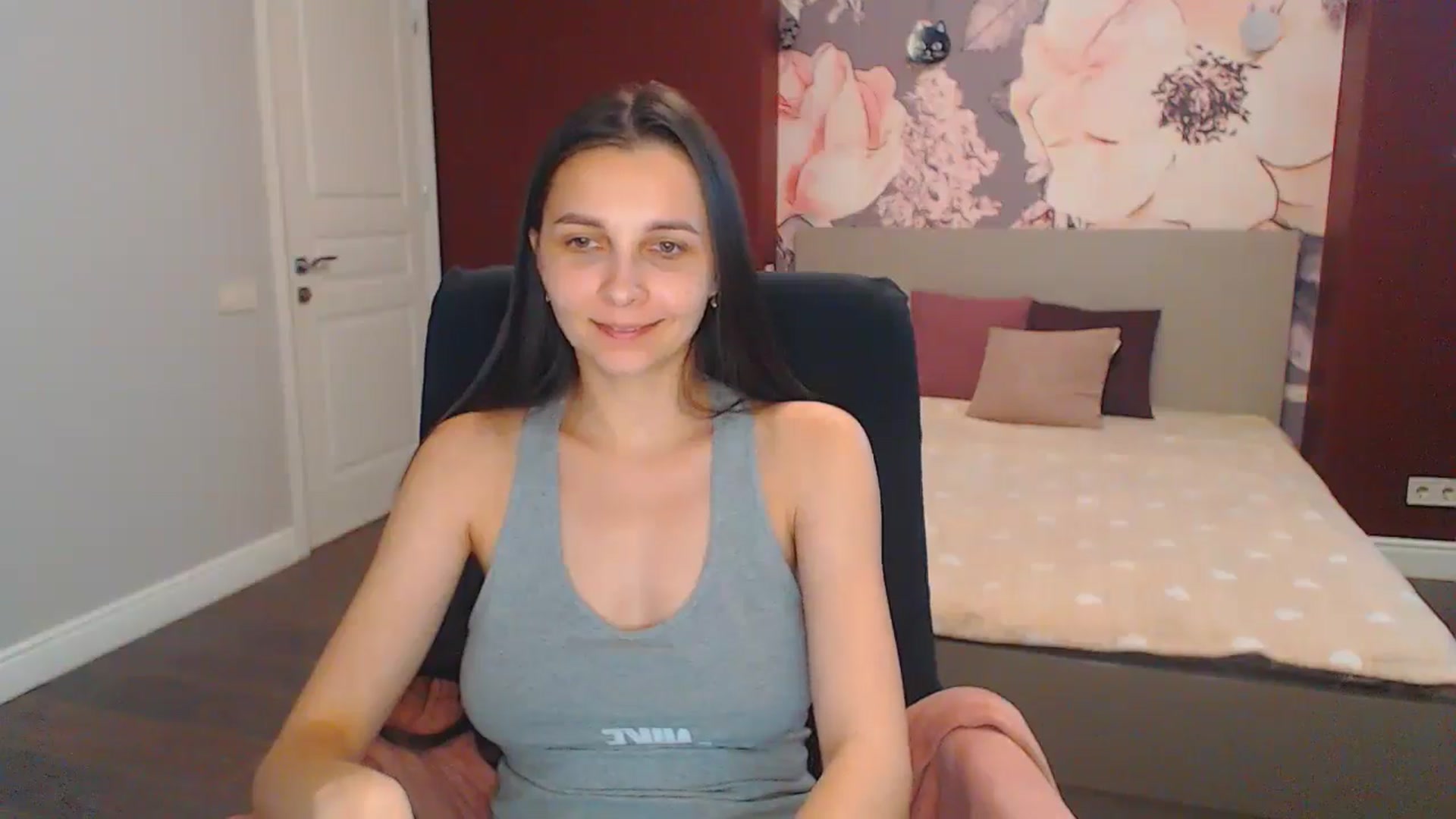 Gallery image thumbnail from Karina_Mils's myfreecams stream on, 07/04/2024, 11:02 image 18 of 20