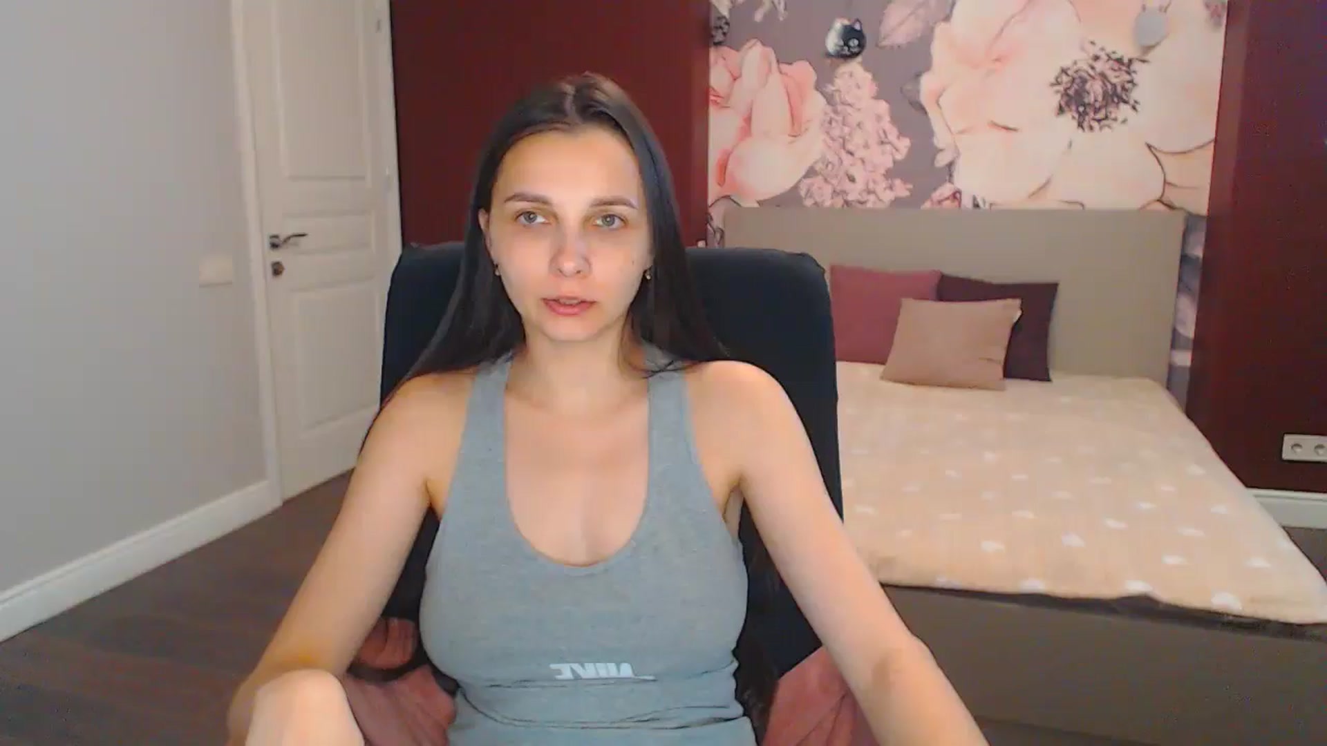 Gallery image thumbnail from Karina_Mils's myfreecams stream on, 07/04/2024, 11:02 image 12 of 20