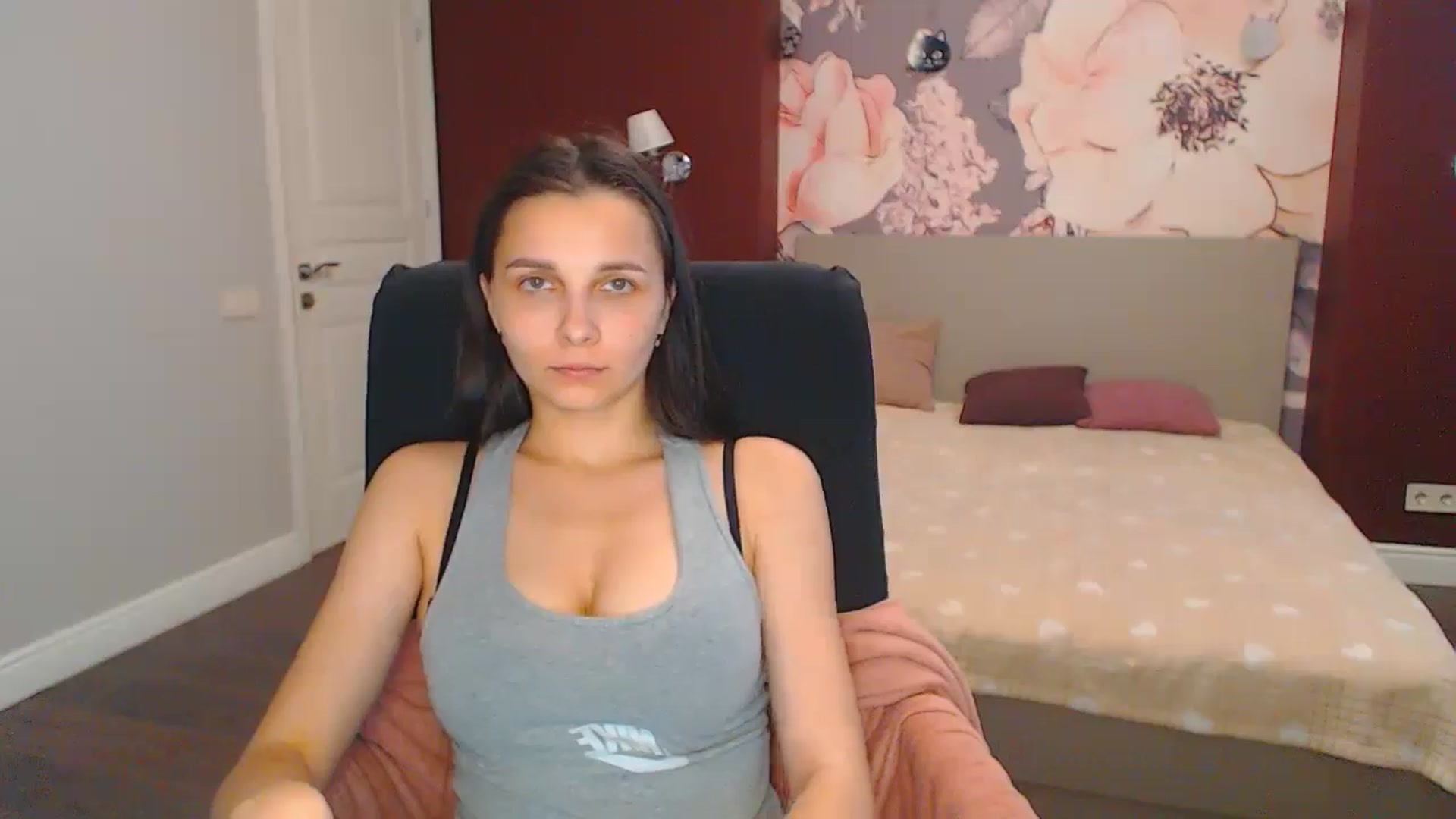 Gallery image thumbnail from Karina_Mils's myfreecams stream on, 07/05/2024, 10:52 image 15 of 20