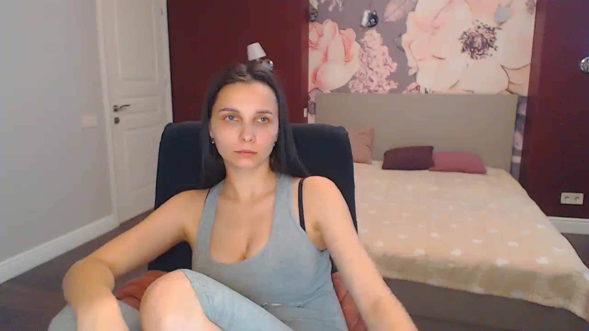 Gallery image thumbnail from Karina_Mils's myfreecams stream on, 07/05/2024, 11:32 image 16 of 20