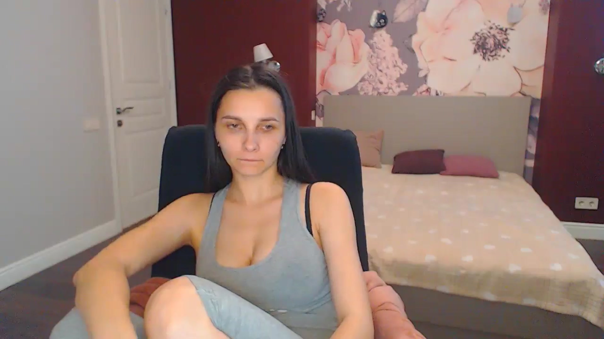 Gallery image thumbnail from Karina_Mils's myfreecams stream on, 07/05/2024, 11:32 image 15 of 20