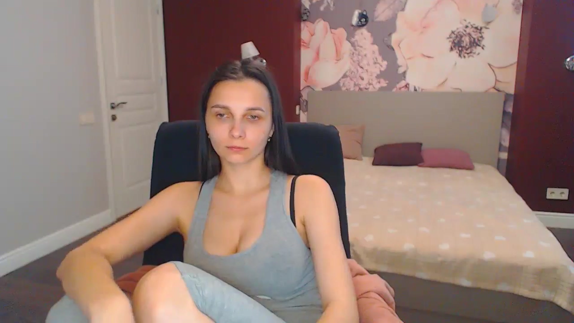 Gallery image thumbnail from Karina_Mils's myfreecams stream on, 07/05/2024, 11:32 image 12 of 20