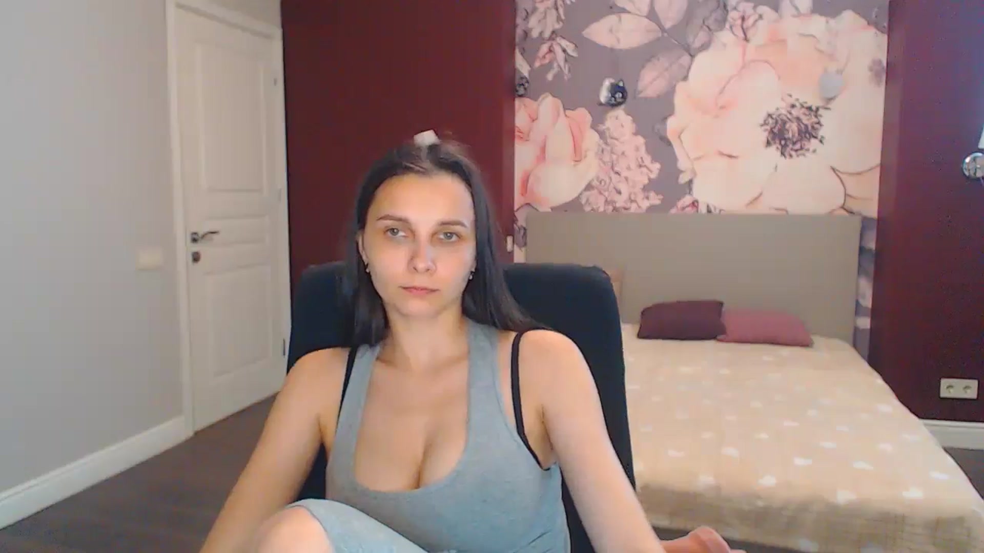 Gallery image thumbnail from Karina_Mils's myfreecams stream on, 07/05/2024, 12:47 image 9 of 20