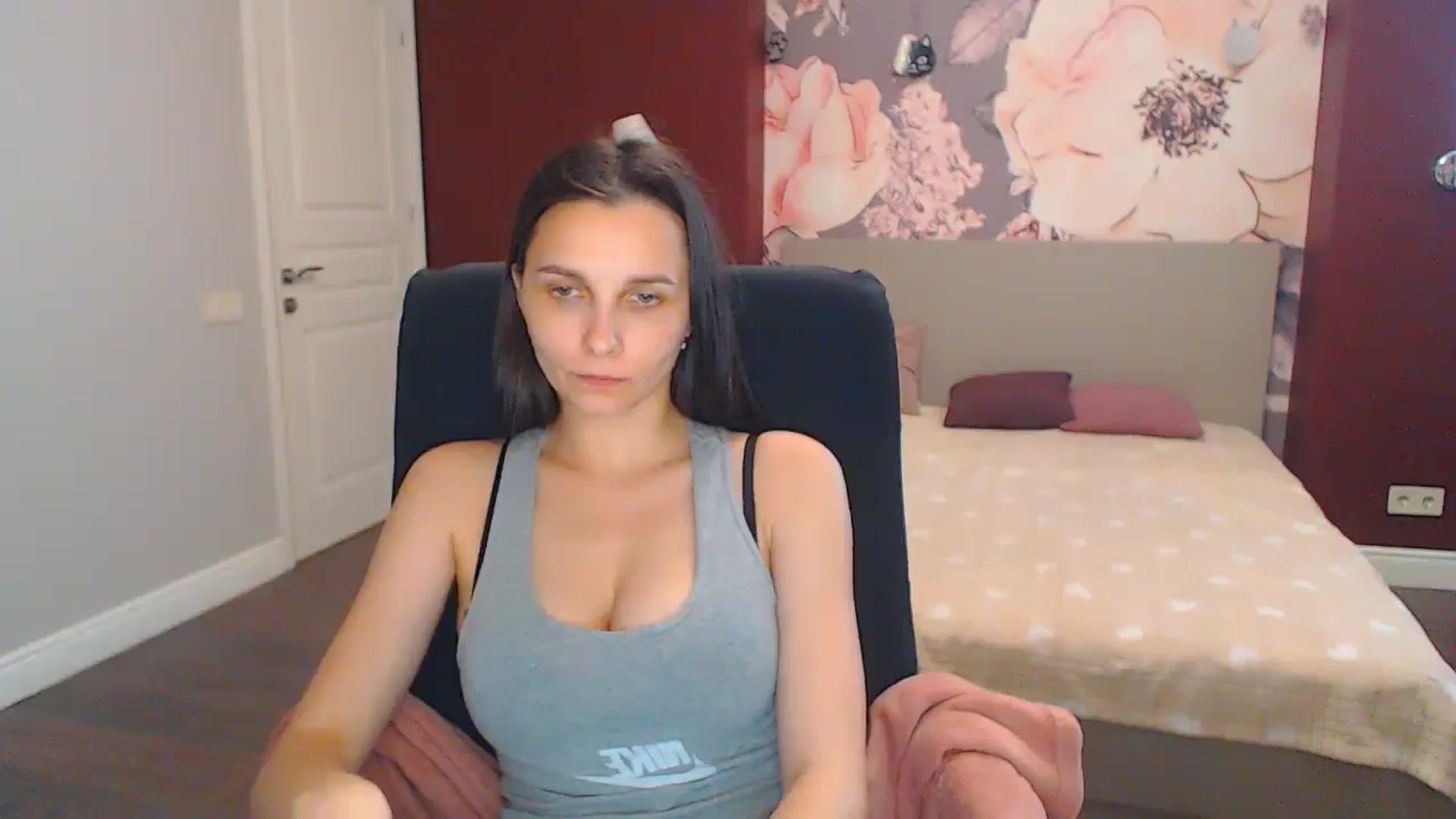Gallery image thumbnail from Karina_Mils's myfreecams stream on, 07/05/2024, 12:47 image 7 of 20